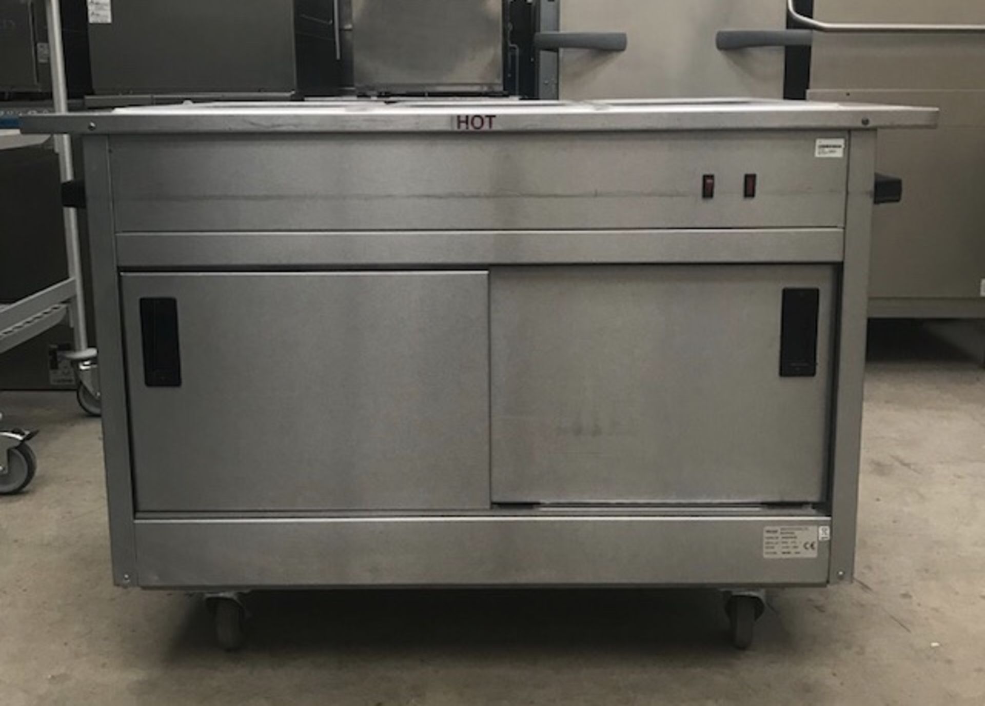 Victor BS3QHB8258 Mobile Hot Cupboard Mobile hot cupboard with 3 x 1/1 Gastronorm Bain Marries - Image 2 of 4