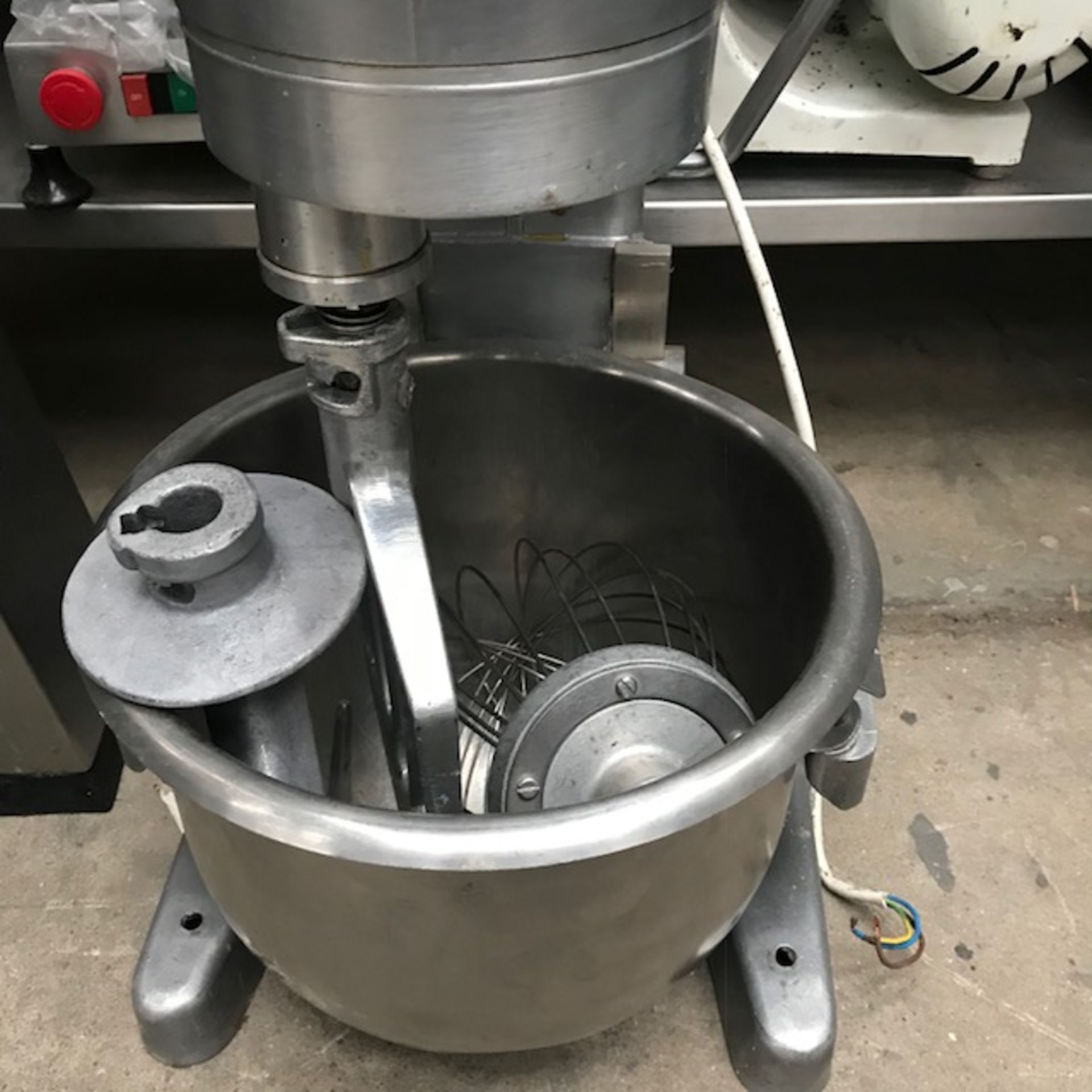 Crypto peerless 20 qt Mixer 20 qt mixer stainless steel coated 400 x 600 x 800mm V/Ph/Hz. 230/1/50