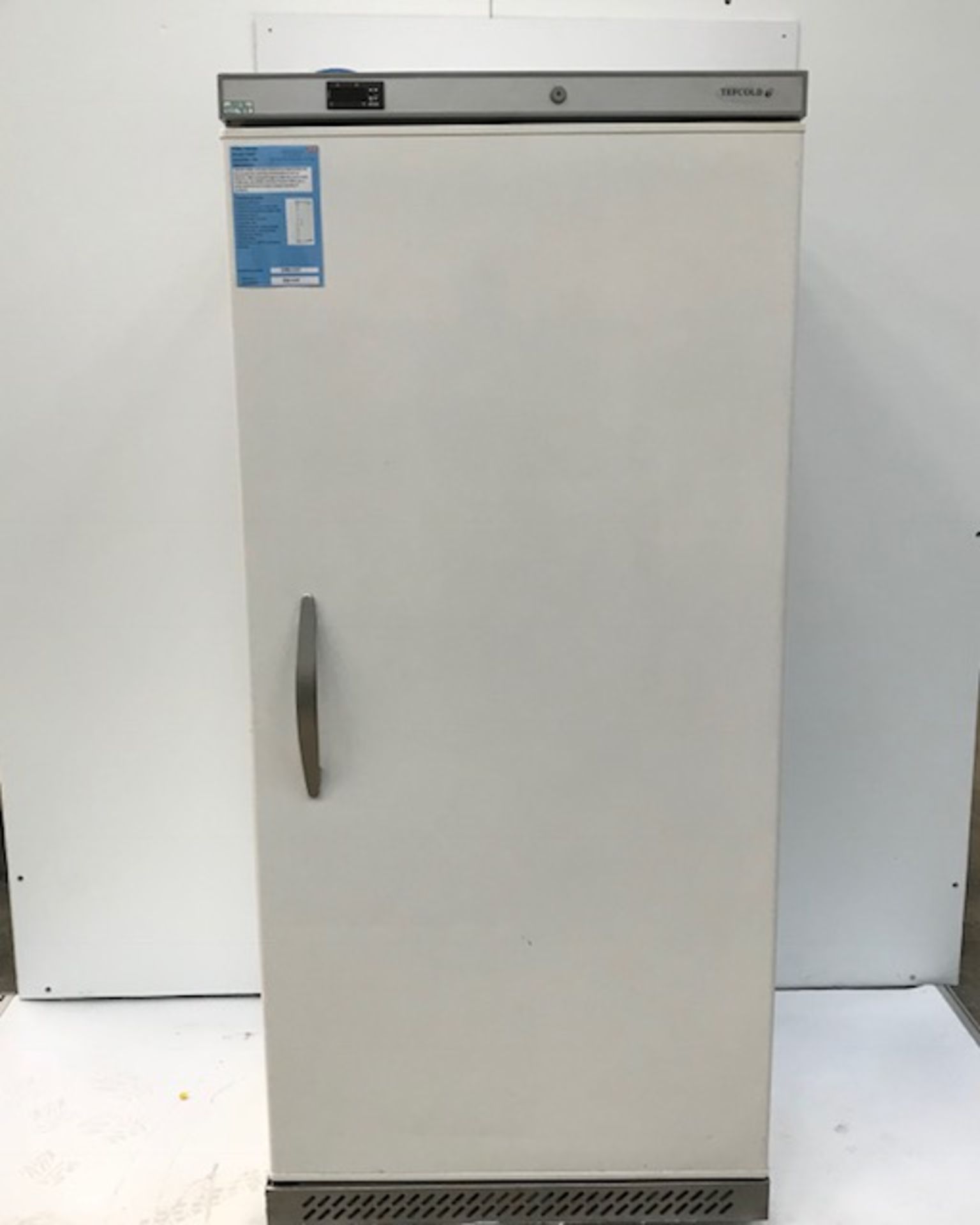 Tefcold UF550 Single door freezer Tefcold UF550 solid door freezer is an ideal freezer for any - Image 2 of 3