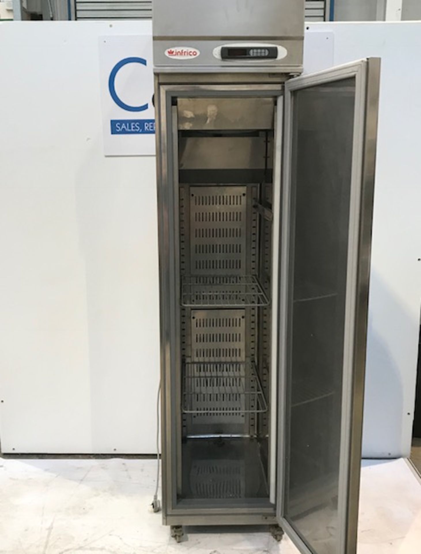 Infrico AGN 301 Single door chiller A sound choice for the cost conscious customer. This Infrico