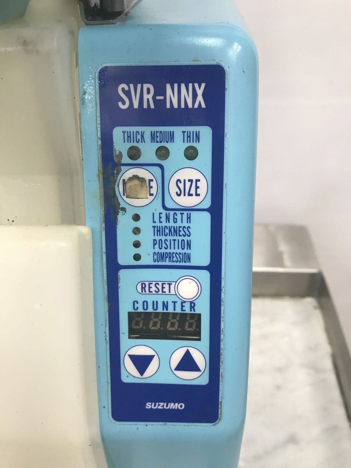 Suzumo Machinery SSN-NNX Rice rolling machine The Suzumo SVR-NNX Sushi Machine can produce 3 types - Image 2 of 4