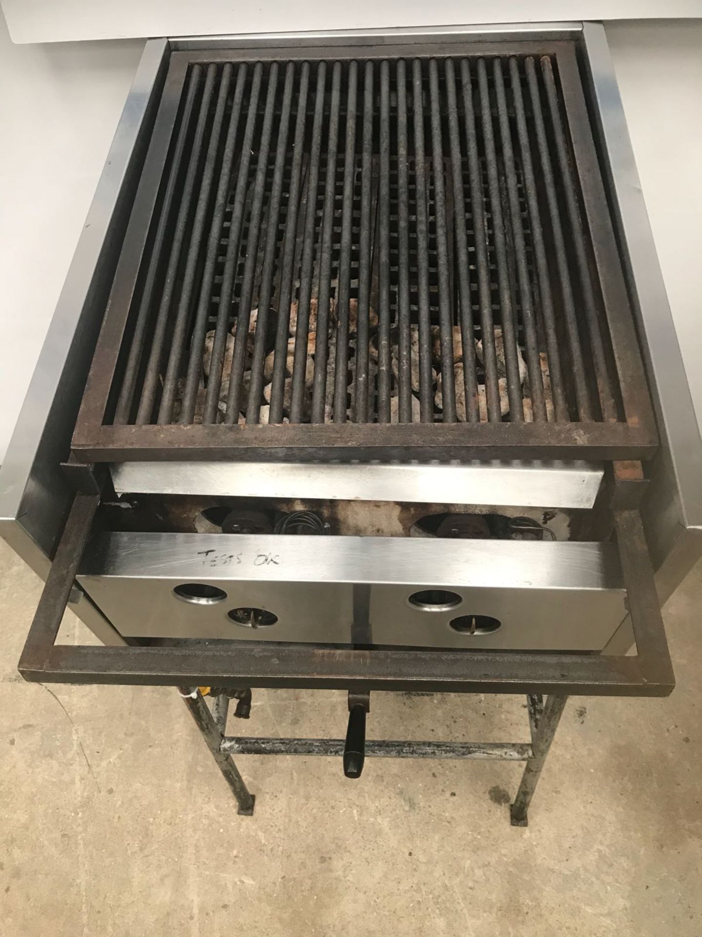 W.M Still and Sons GC24 Gas Griddle Stainless steel coated gas grill 600 x 850 x 110mm - Image 2 of 3