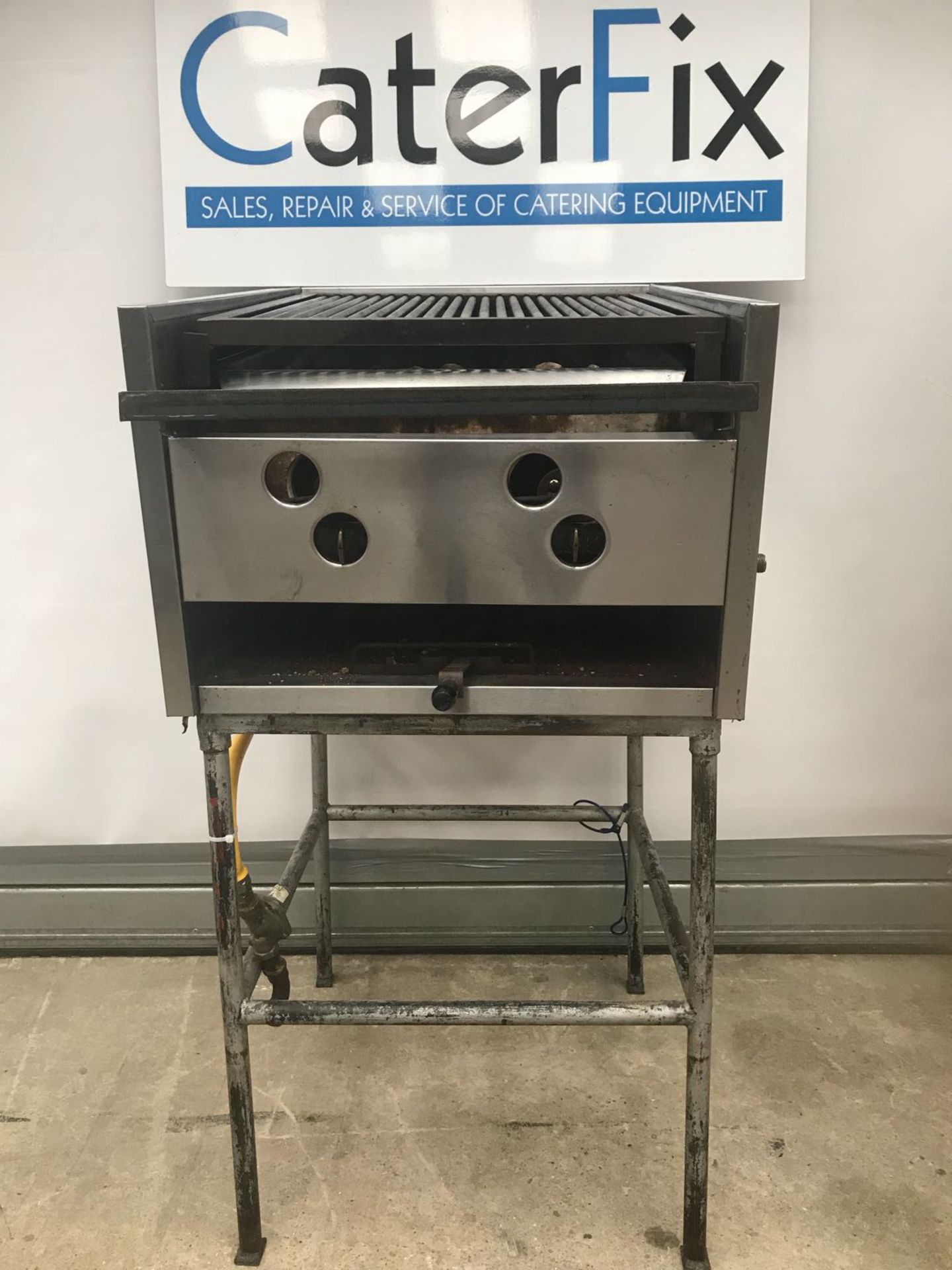 W.M Still and Sons GC24 Gas Griddle Stainless steel coated gas grill 600 x 850 x 110mm - Image 3 of 3