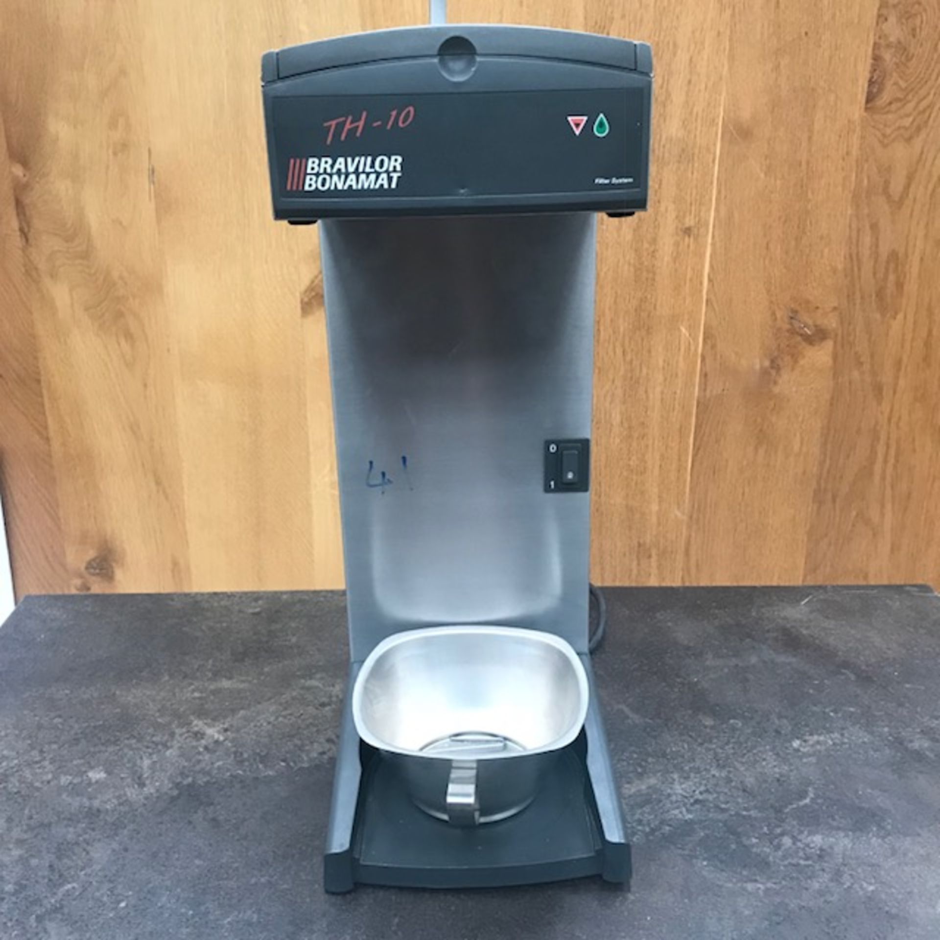 Bravilor Bonamat UIO Coffee filter Quick filter machine for locations without water connection.