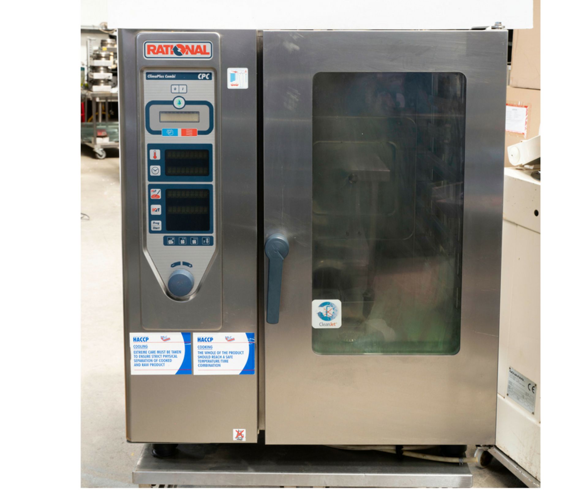 Rational CCD61 6 grid Electric Combination oven with stand At your fingertips you have access to the - Image 2 of 3