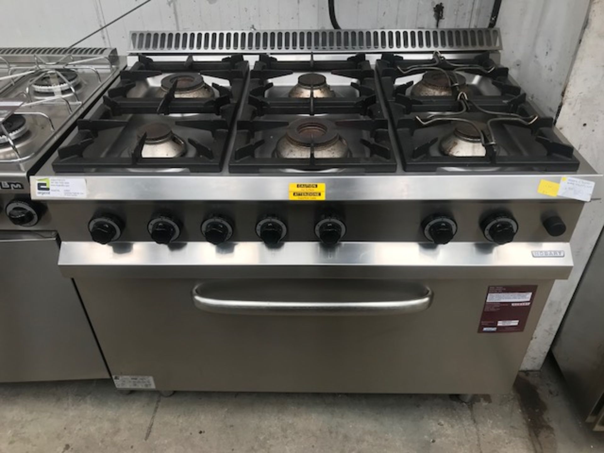 Hobart HG65F77M 6 burner Gas cooker 6 burner gas burner with large oven 1100 x 800 x 940mm