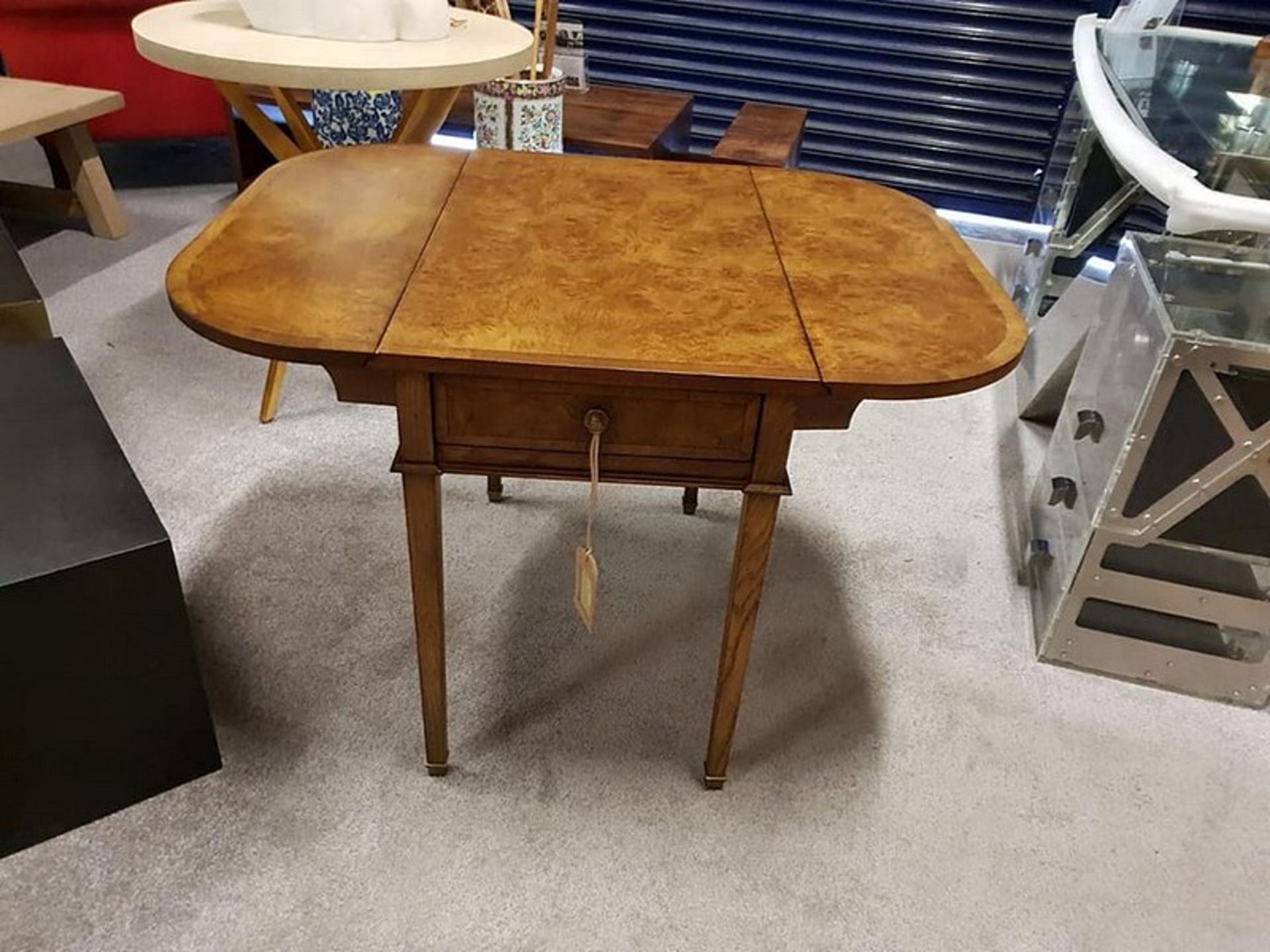 Table - Pembroke Table - Drop Leaf Pembroke Table In Burl Walnut 66 x 50 x 69cm ( Extends to