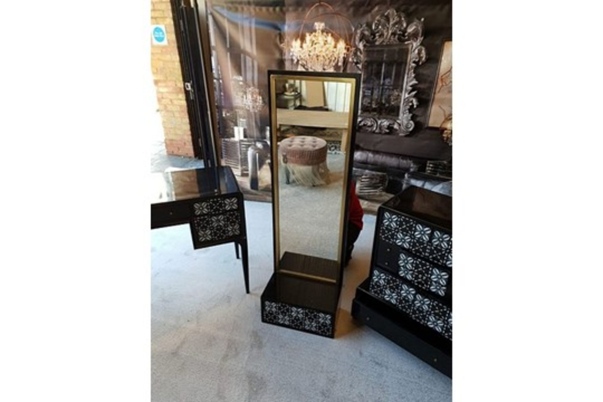 Mirror - Floating Shellshock Mirror Nightstand Lacquer Black Clean-lined and sleek, this floating
