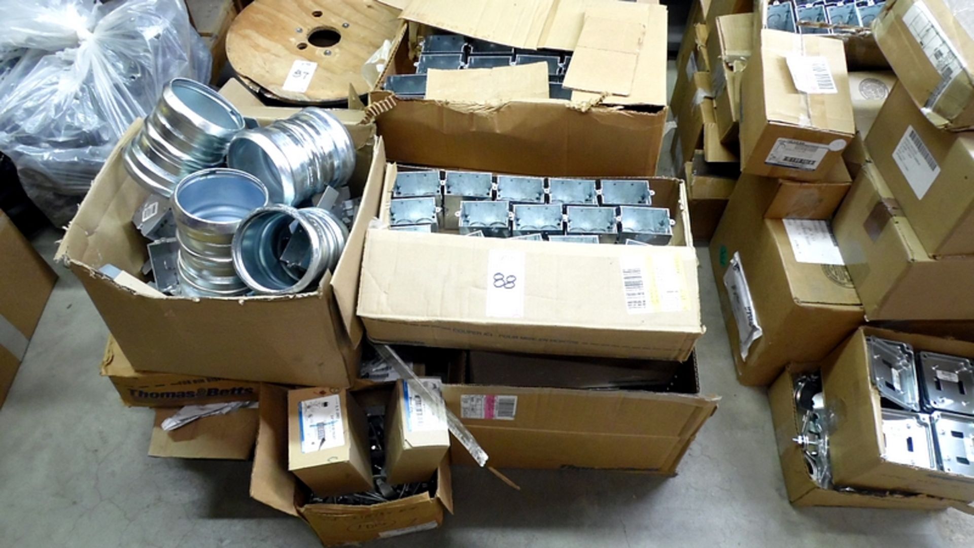 ASSORTED ELECTRICAL BOXES / PLATES / FITTINGS