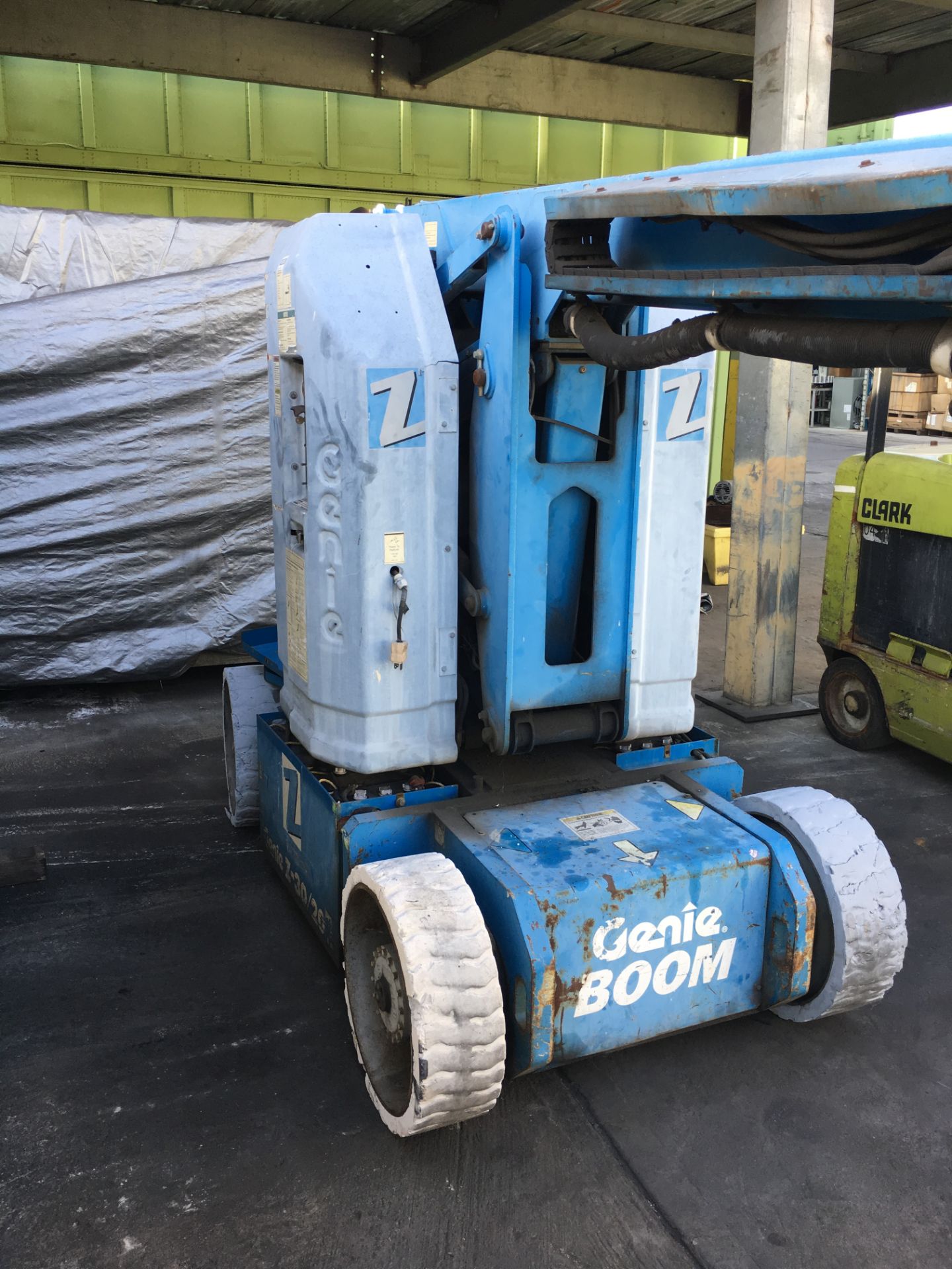 GENIE Z-30/20N ELECTRICAL ARTICULATED BOOM MAN LIFT 30FT HEIGHT 21 FT REACH 500 LBS CAP Loading Fee: - Image 6 of 10