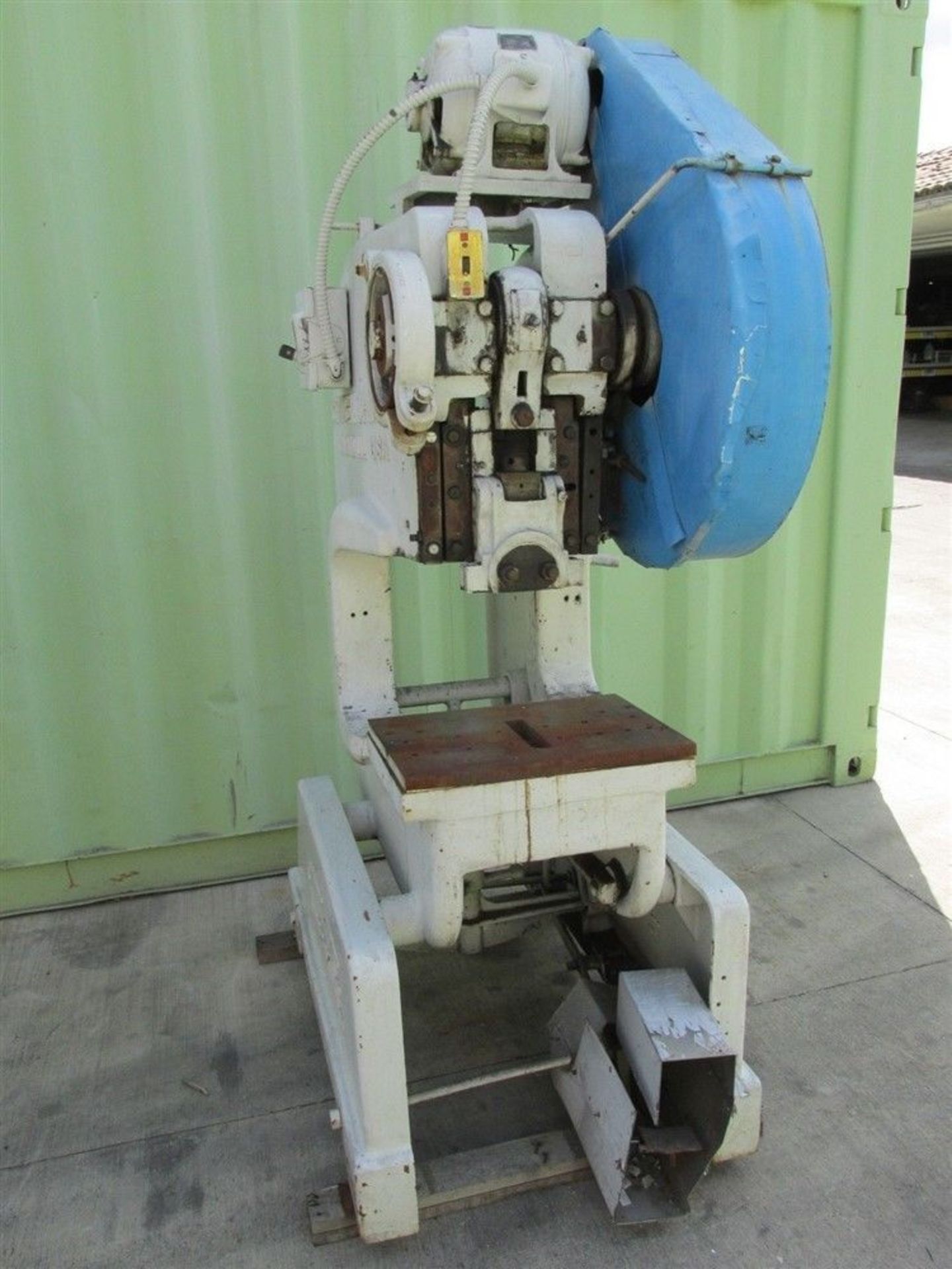 25 TON ROUSSELLE NO 3F DEEP THROAT PUNCH STAMPING PRESS BED: 14" x 20" HP: 2 VOLTAGE: 220/440 MADE