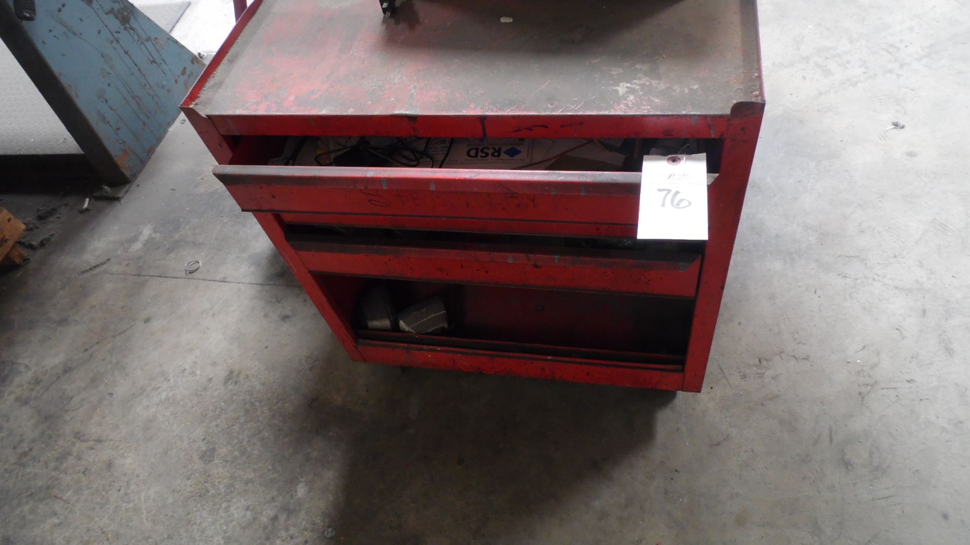 RED ROLLING TOOL BOX