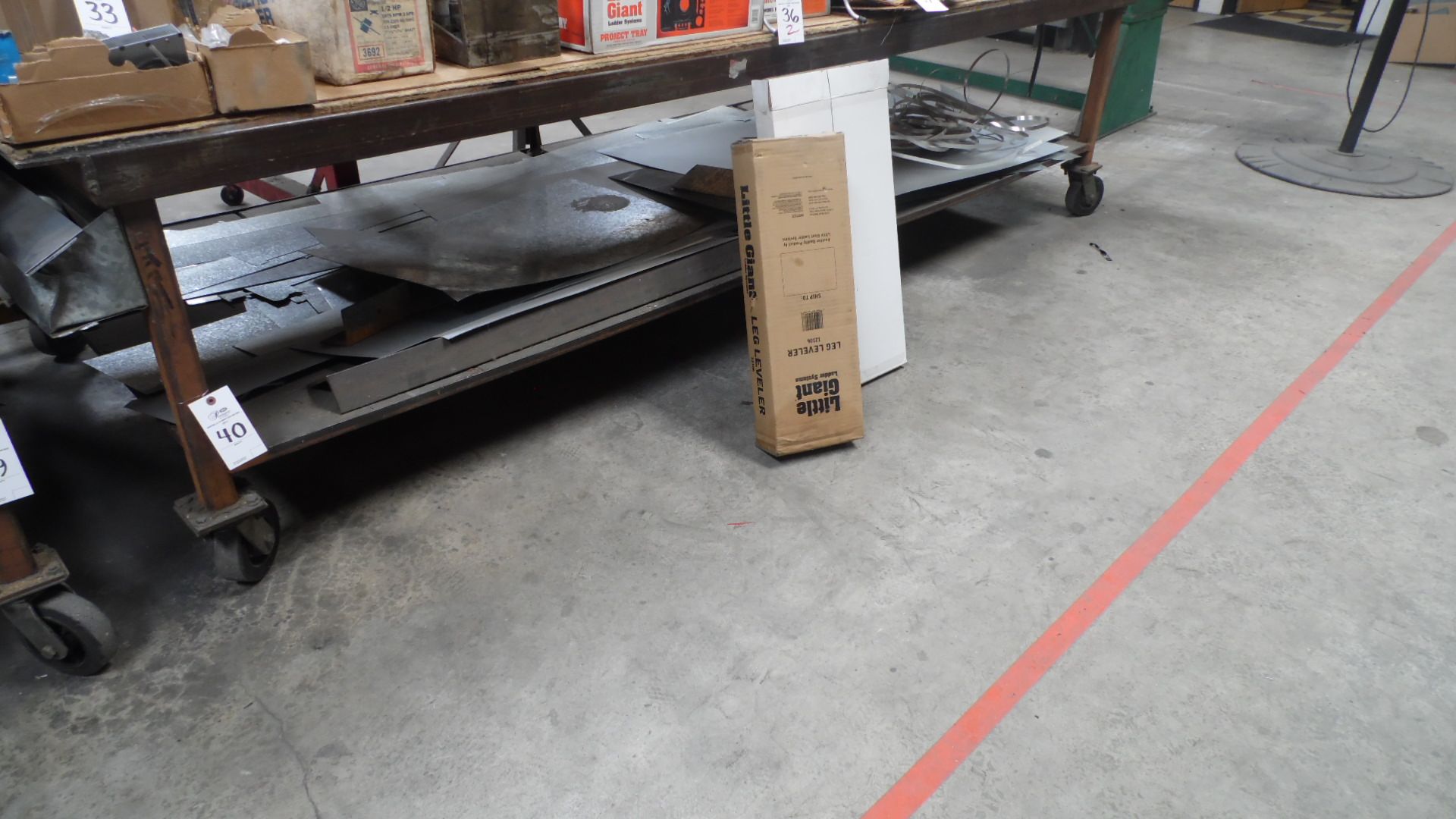 10 FT. METAL ROLLING TABLE