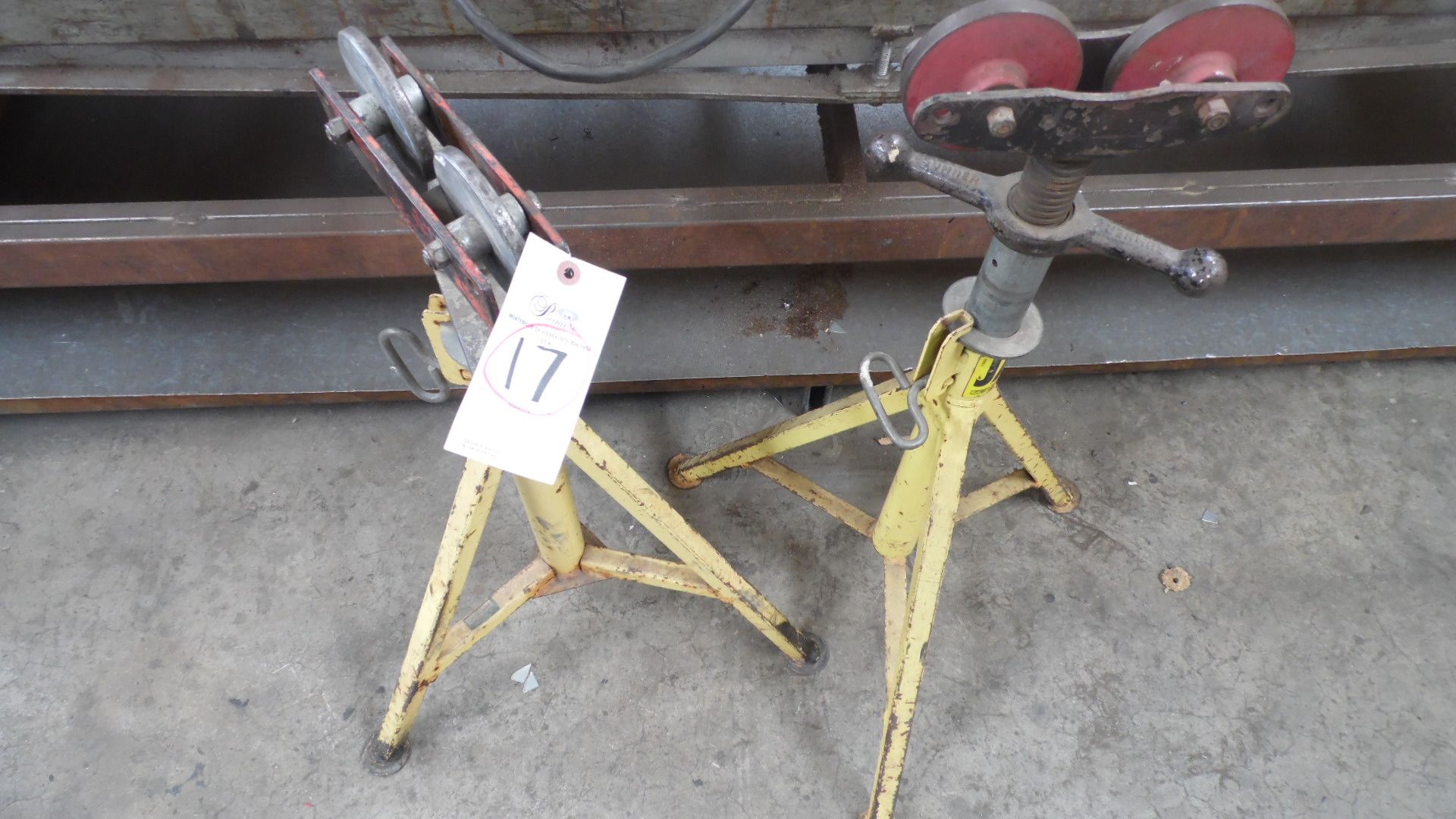 TRIPOD ROLLER STANDS