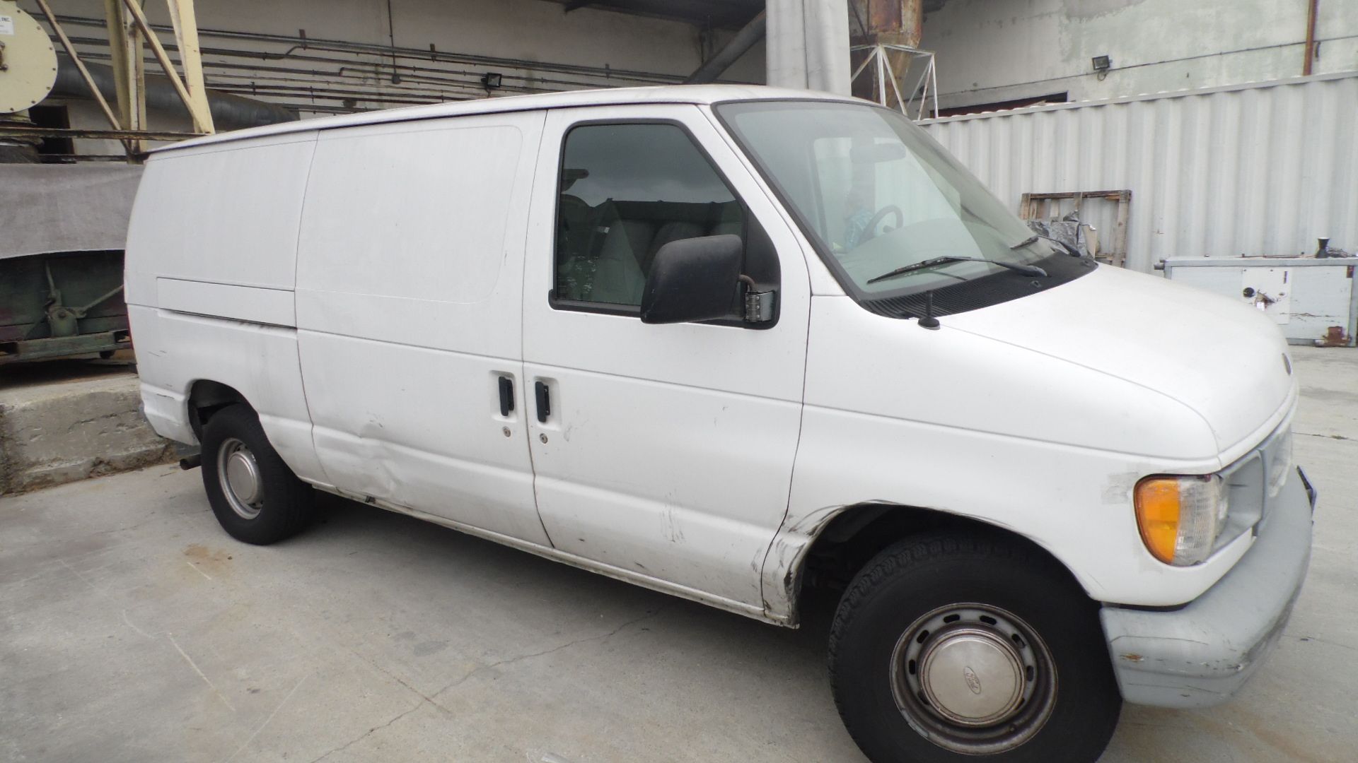 2000 FORD E150 ECONOLINE VAN (160,696 MILES) - Image 3 of 3