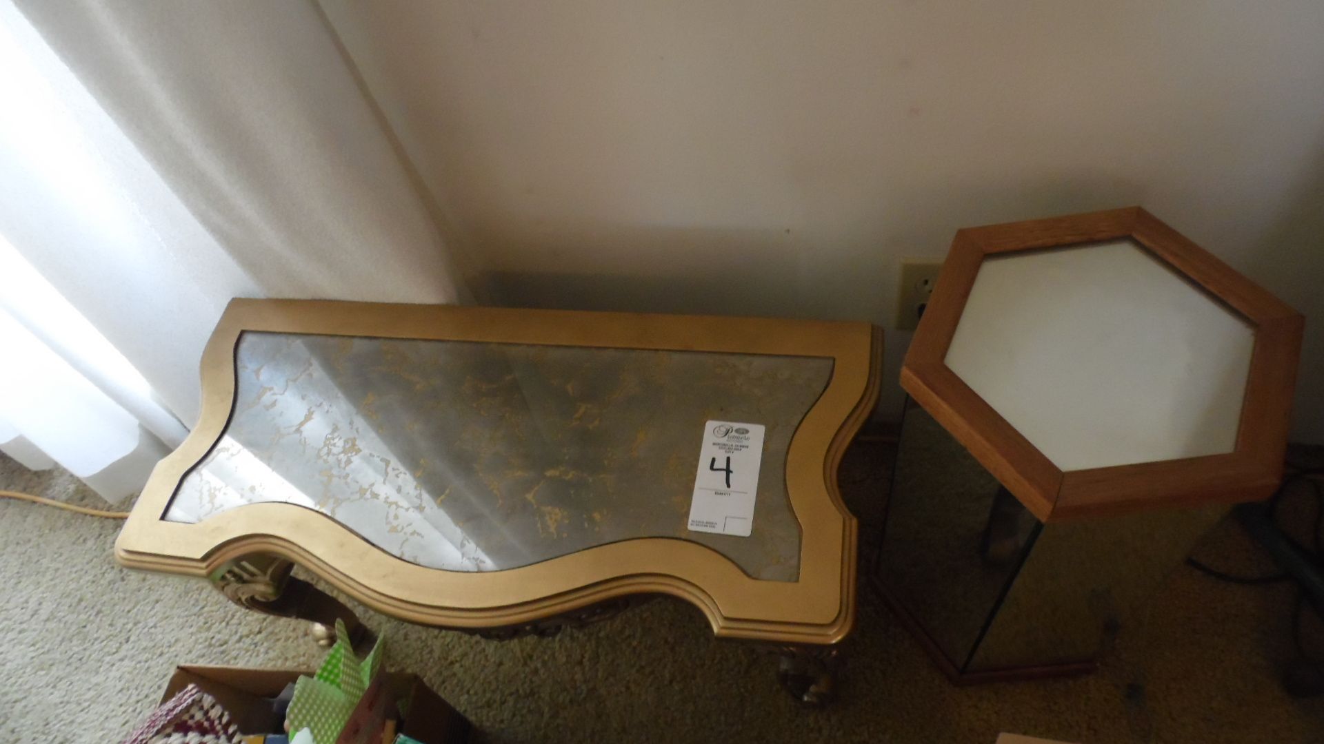HALF TABLE w/ MIRROR STAND