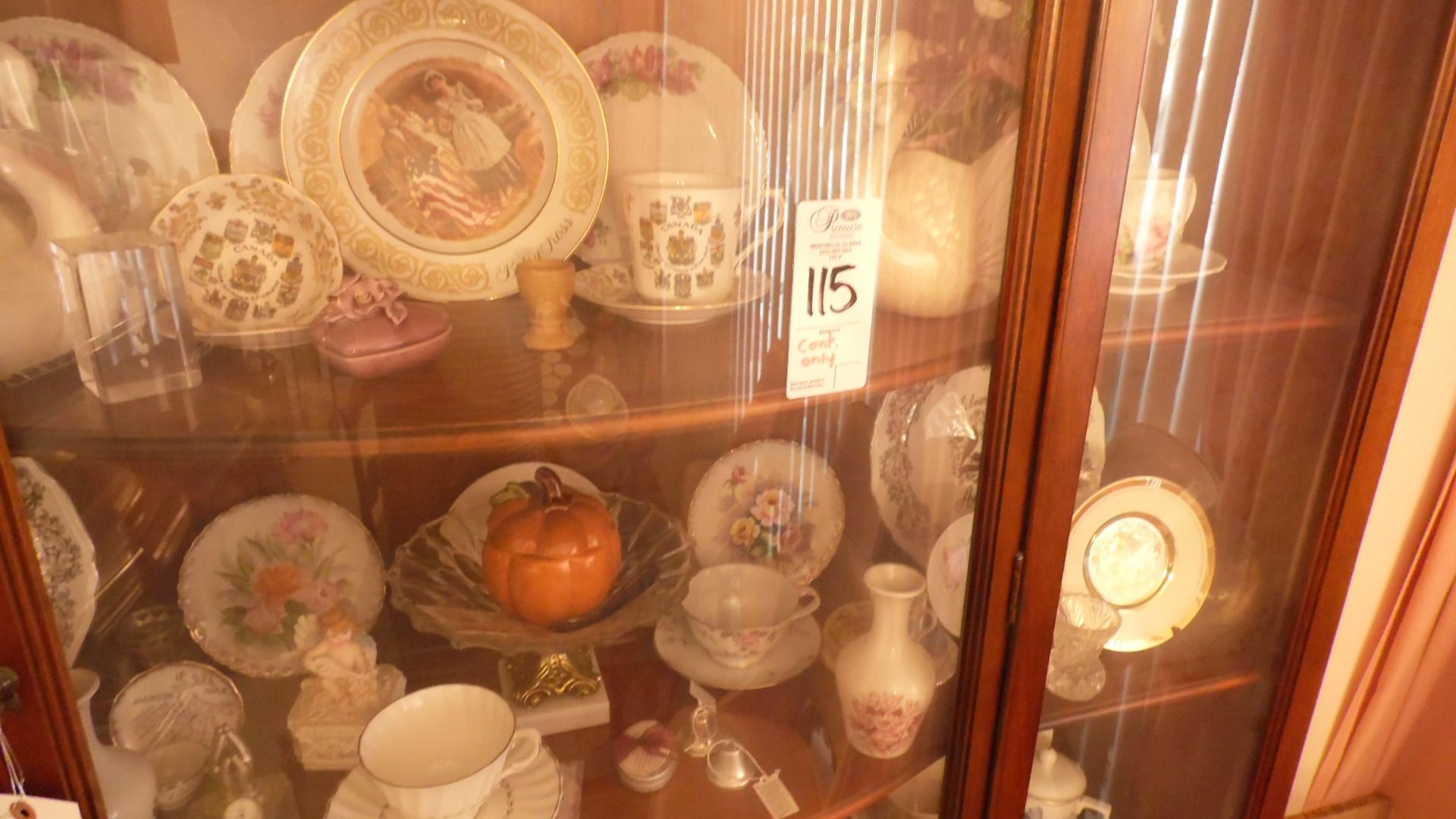 CONTENTS OF CHINA CABINET