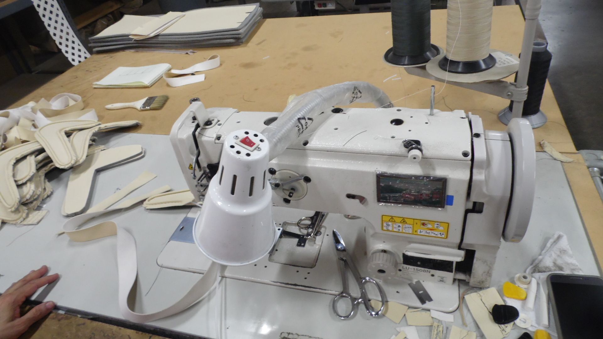 JUKI SEWING MACHINE LU-1508N