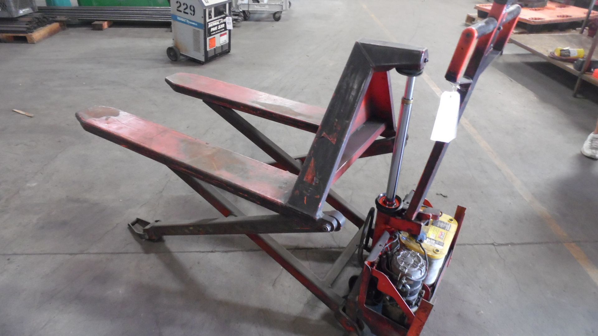 HYDRAULIC PALLET JACK