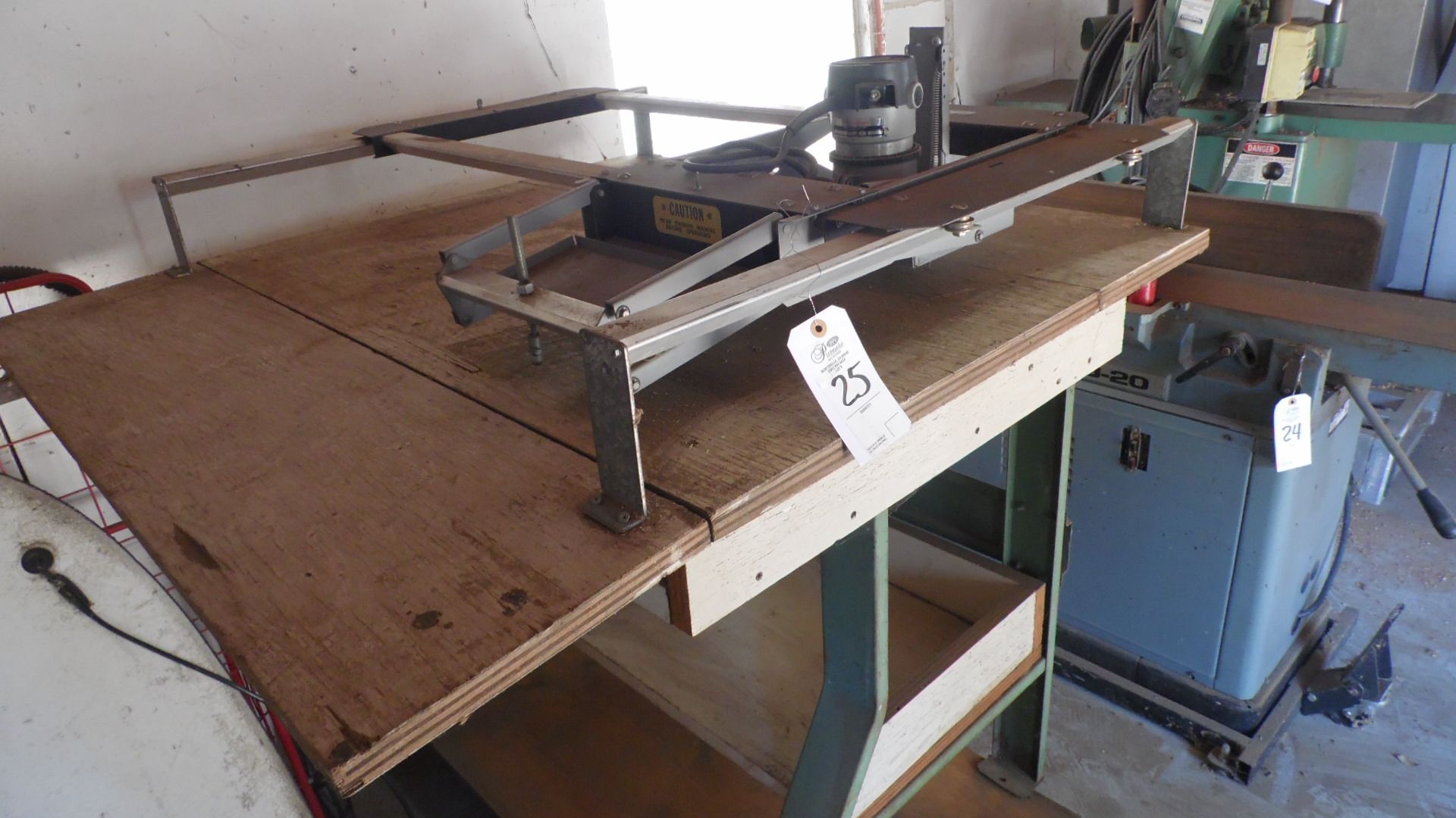 ROUTER w/ TABLE