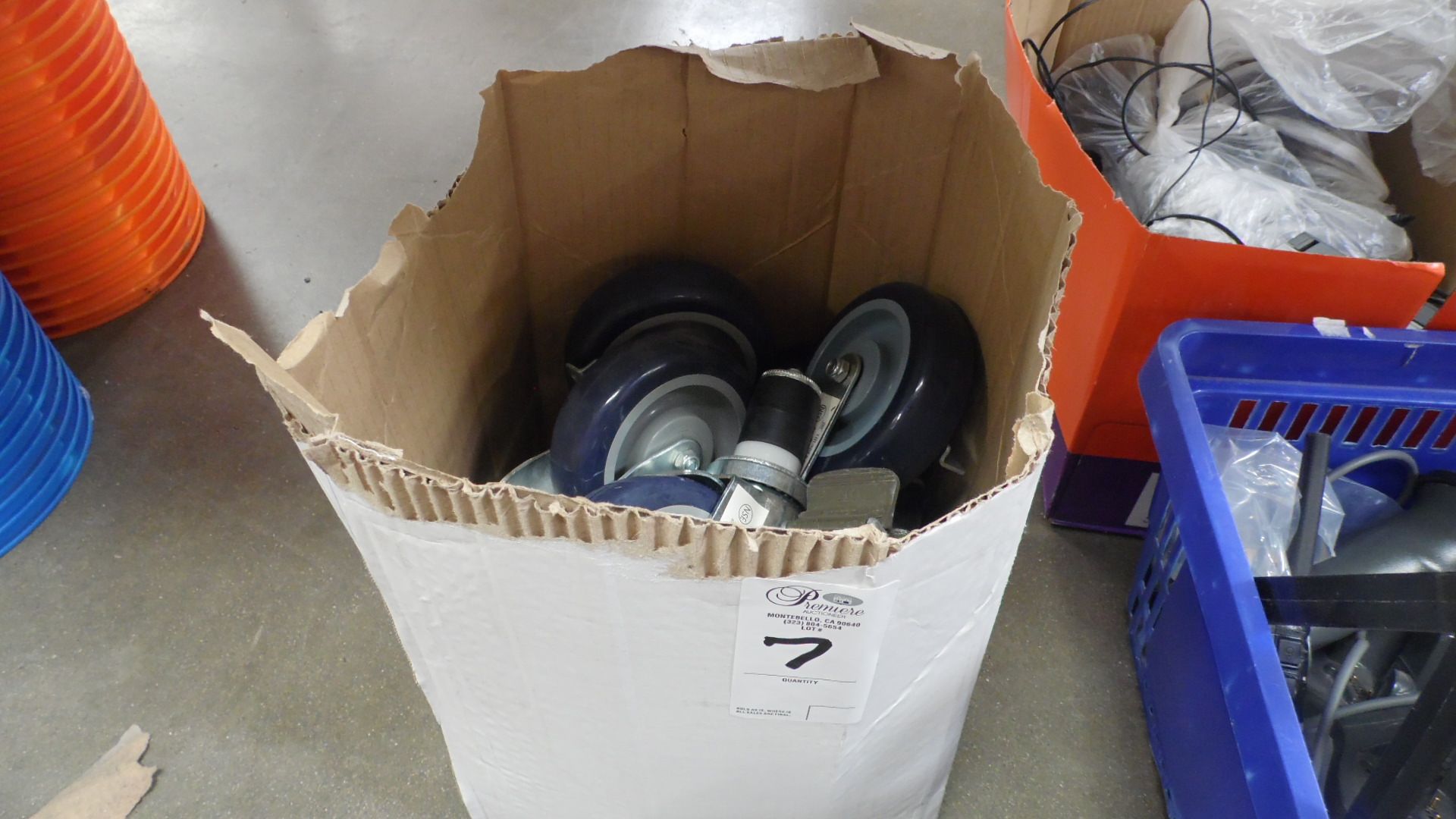 BOX OF CASTOR WHEELS