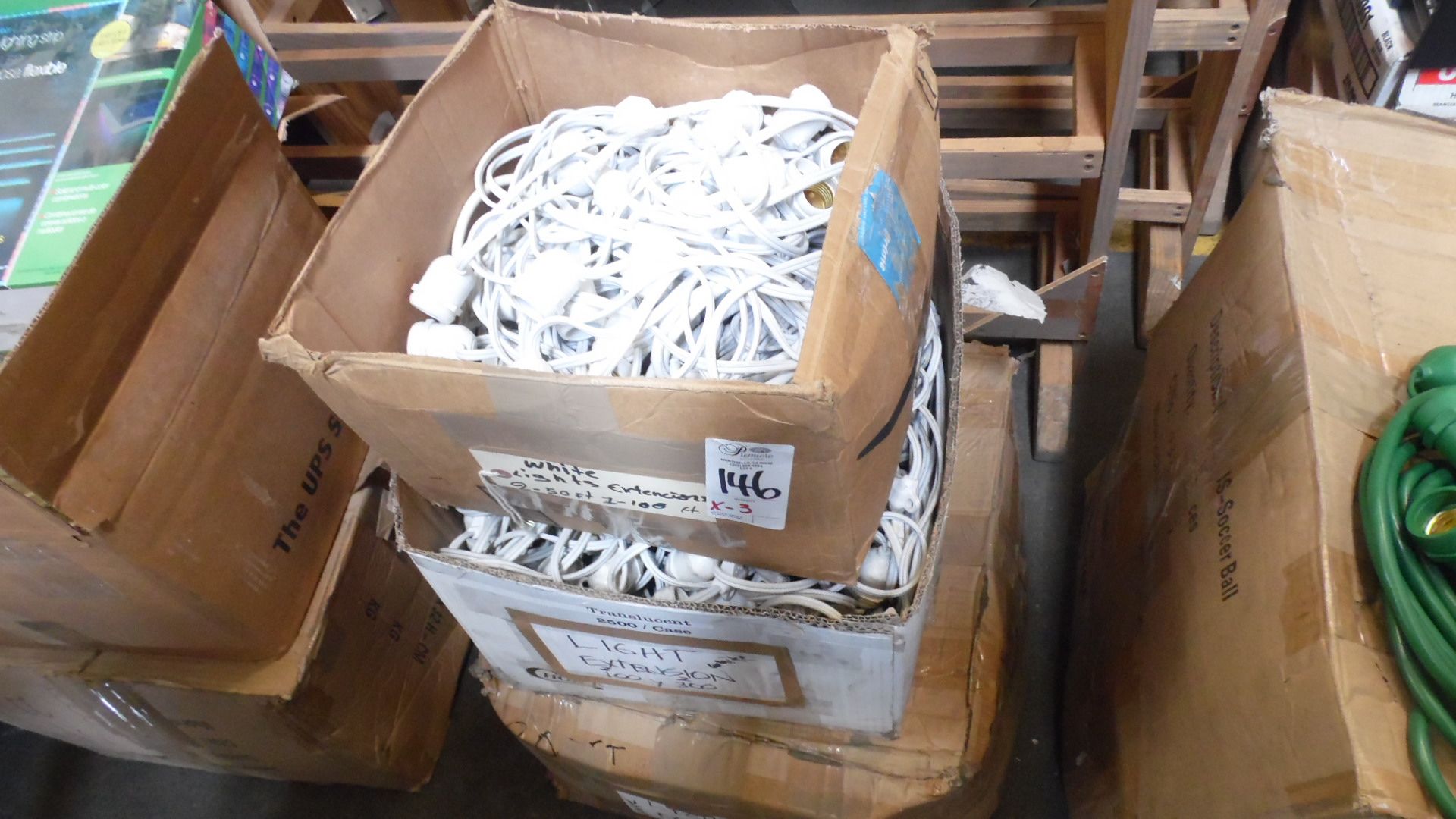 CASES OF WHITE EXTENSION LIGHT CORDS