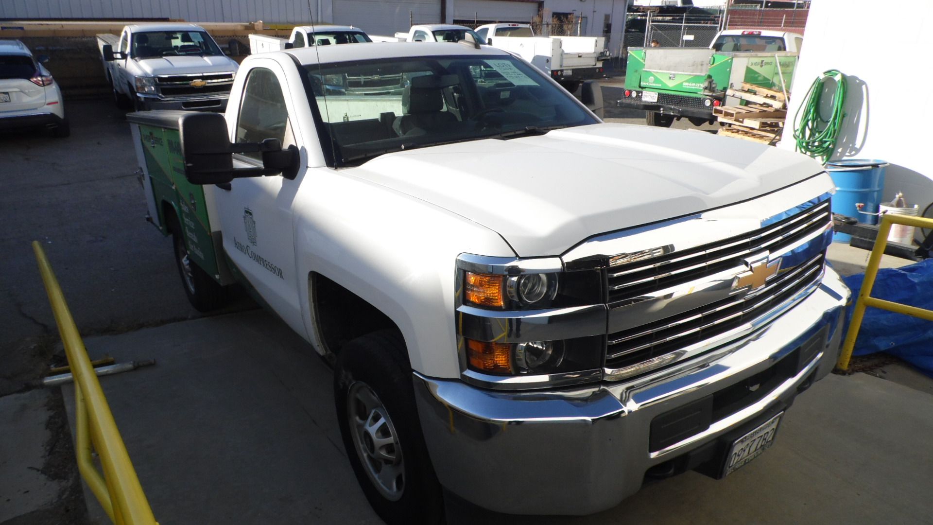 2016 CHEVY UTILITY BEDTRUCK (93,305 MILES) - Image 2 of 4