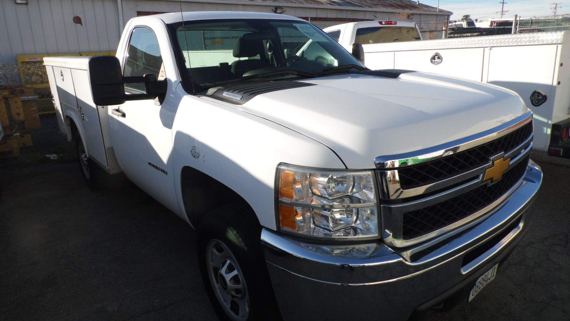 2014 CHEVY SILVERADO 2500HD VORTEC (11,296 MILES)