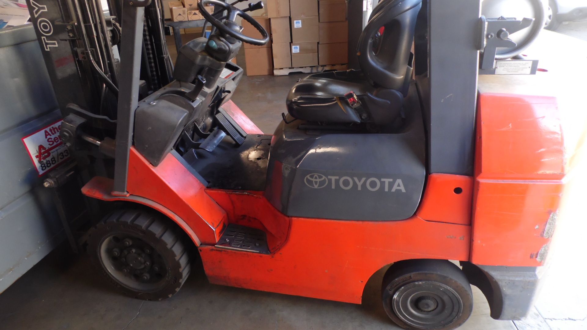 TOYOTA FORKLIFT - Image 4 of 4