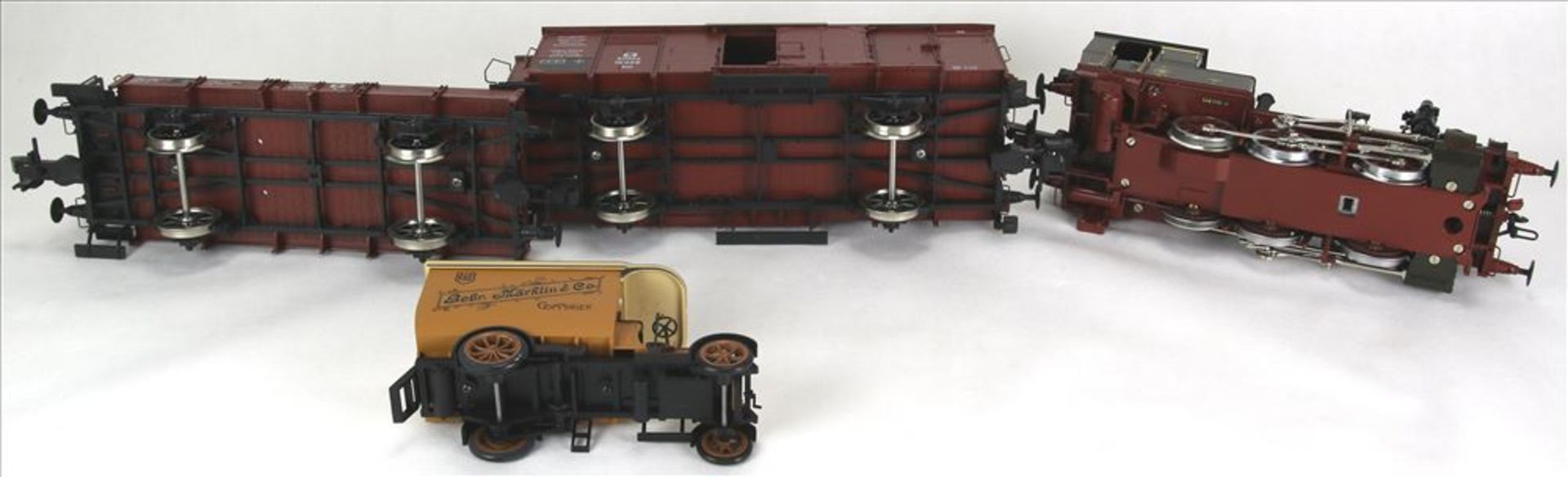 Zugpackung Märklin Spur 1. 5501 digital. T3 der KPEV mit zwei Güterwagen und Oldtimer, Sehr guter - Bild 3 aus 3