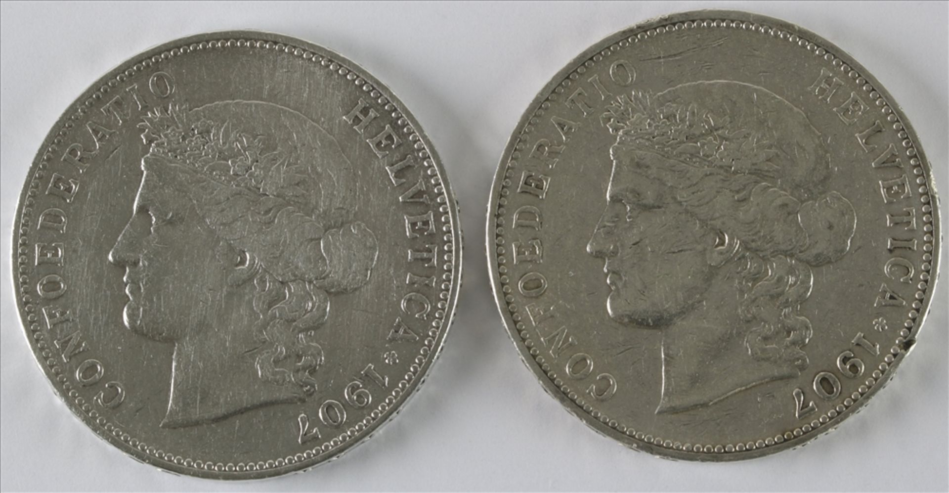 Zwei 5 Franken Münzen Schweiz, 1907 B. Durchmesser ca. 37 mm, Gewicht ca. 24,9 Gramm. Guter Zustand.