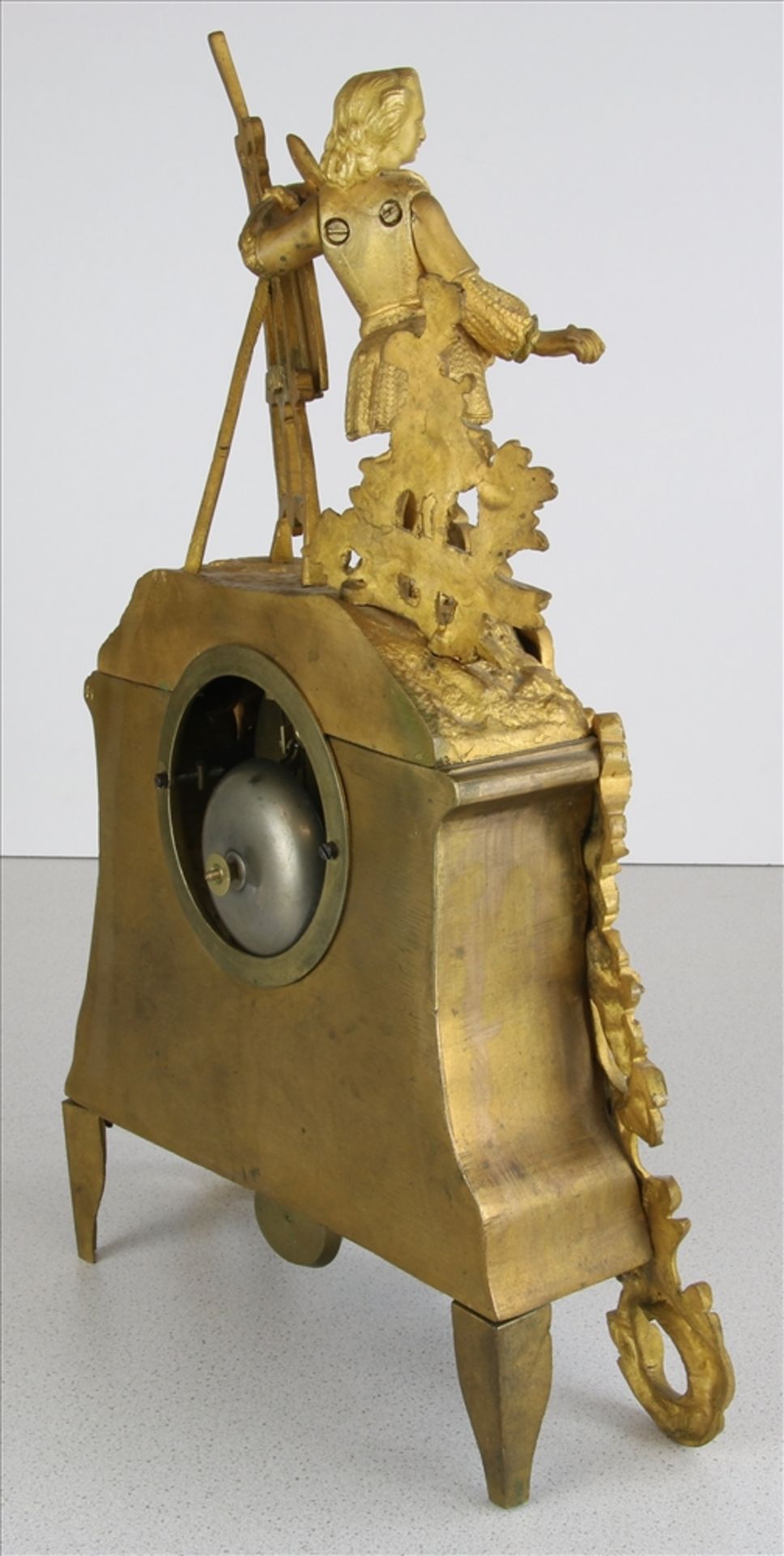 Kaminuhr Japy freres Paris um 1850. Durchbrochen gearbeitetes Metallgußgehäuse mit figürlicher - Bild 5 aus 7
