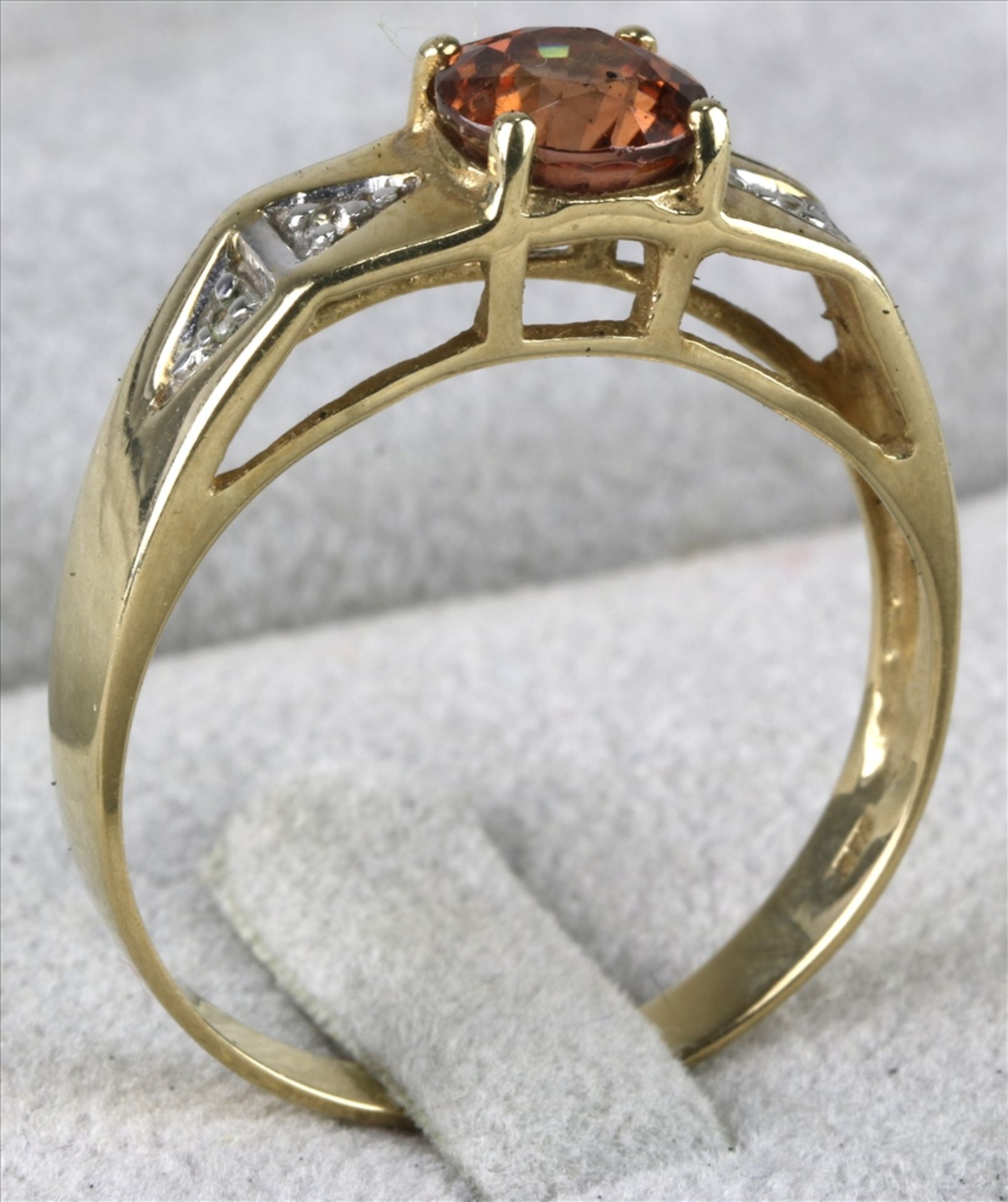 Citrin Diamant Ring England 20. Jh. GG 375 punziert. Glatte Ringschiene und durchbrochen