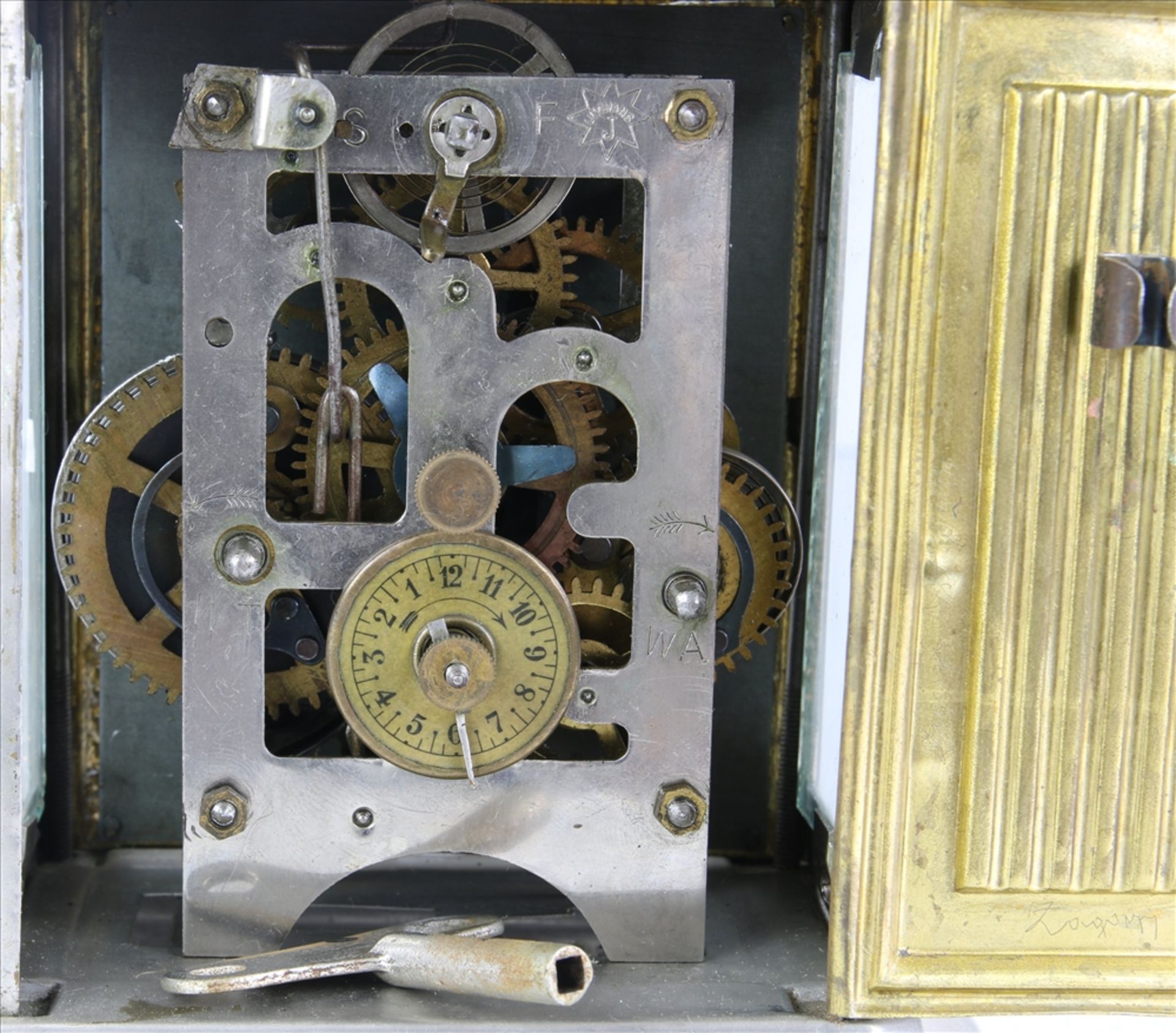 Junghans Wecker um 1900. Metallgehäuse mit seitlicher Verglasung. Schlag auf zwei Glocken. Größe ca. - Bild 3 aus 4