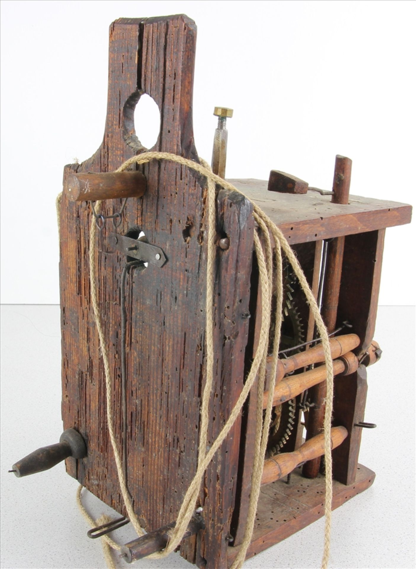 Barockuhrwerk Schwarzwald um 1800. Stollenuhrgehäuse mit Hinterpendel. Holzgespindeltes - Bild 2 aus 4