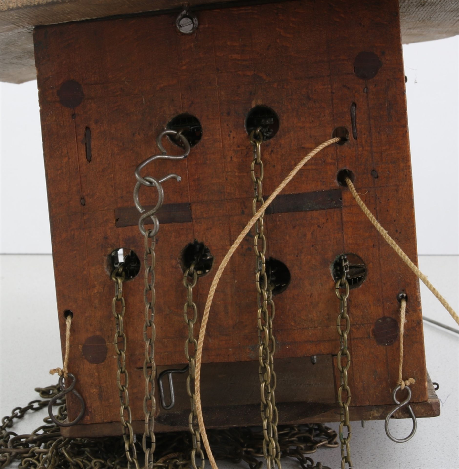 Schilderuhr mit Wecker 19. Jh. Mit Burgansichten und Militärs bemaltes Holzschild und - Bild 3 aus 5