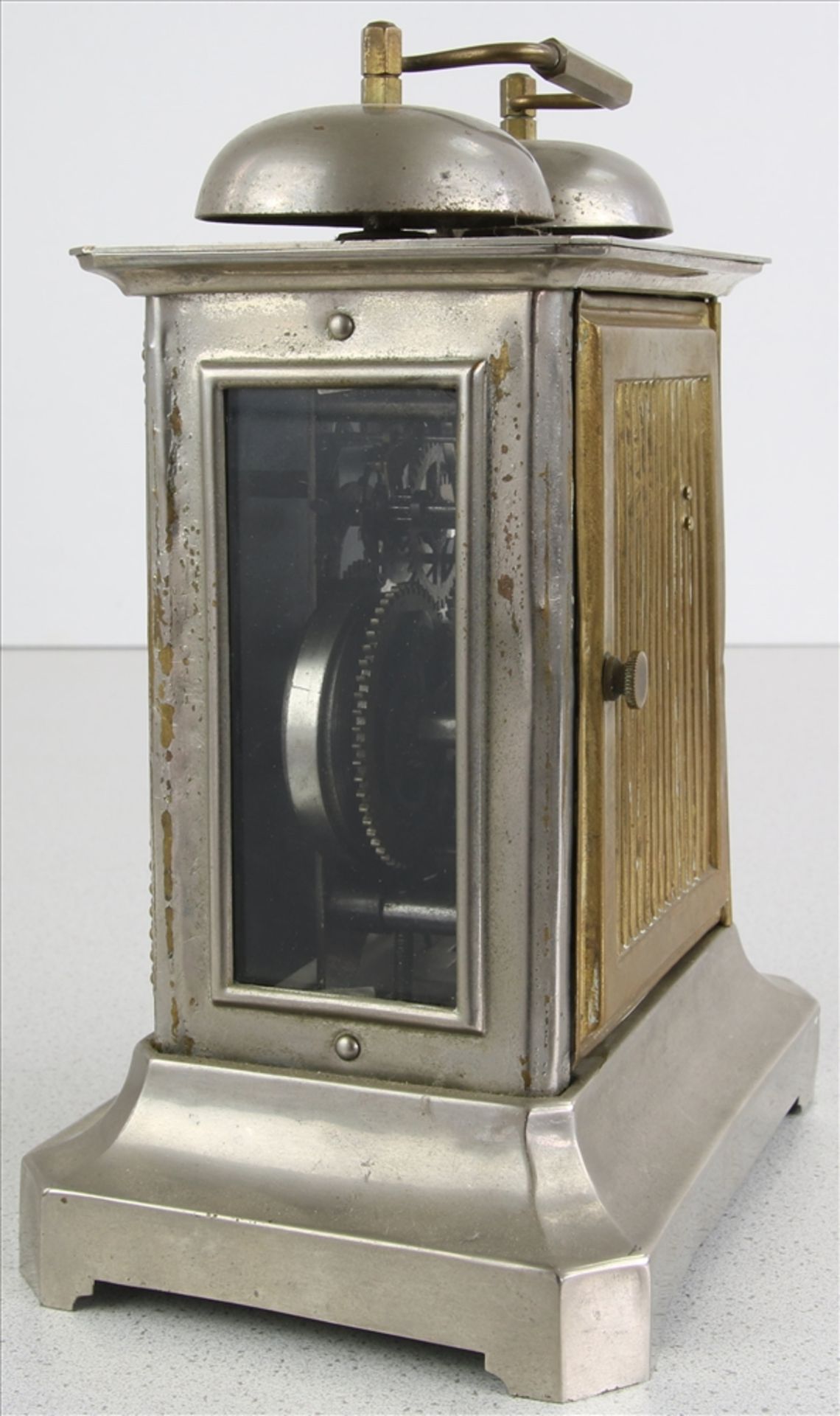 Junghans Wecker um 1900. Metallgehäuse mit seitlicher Verglasung. Schlag auf zwei Glocken. Größe ca. - Bild 2 aus 4