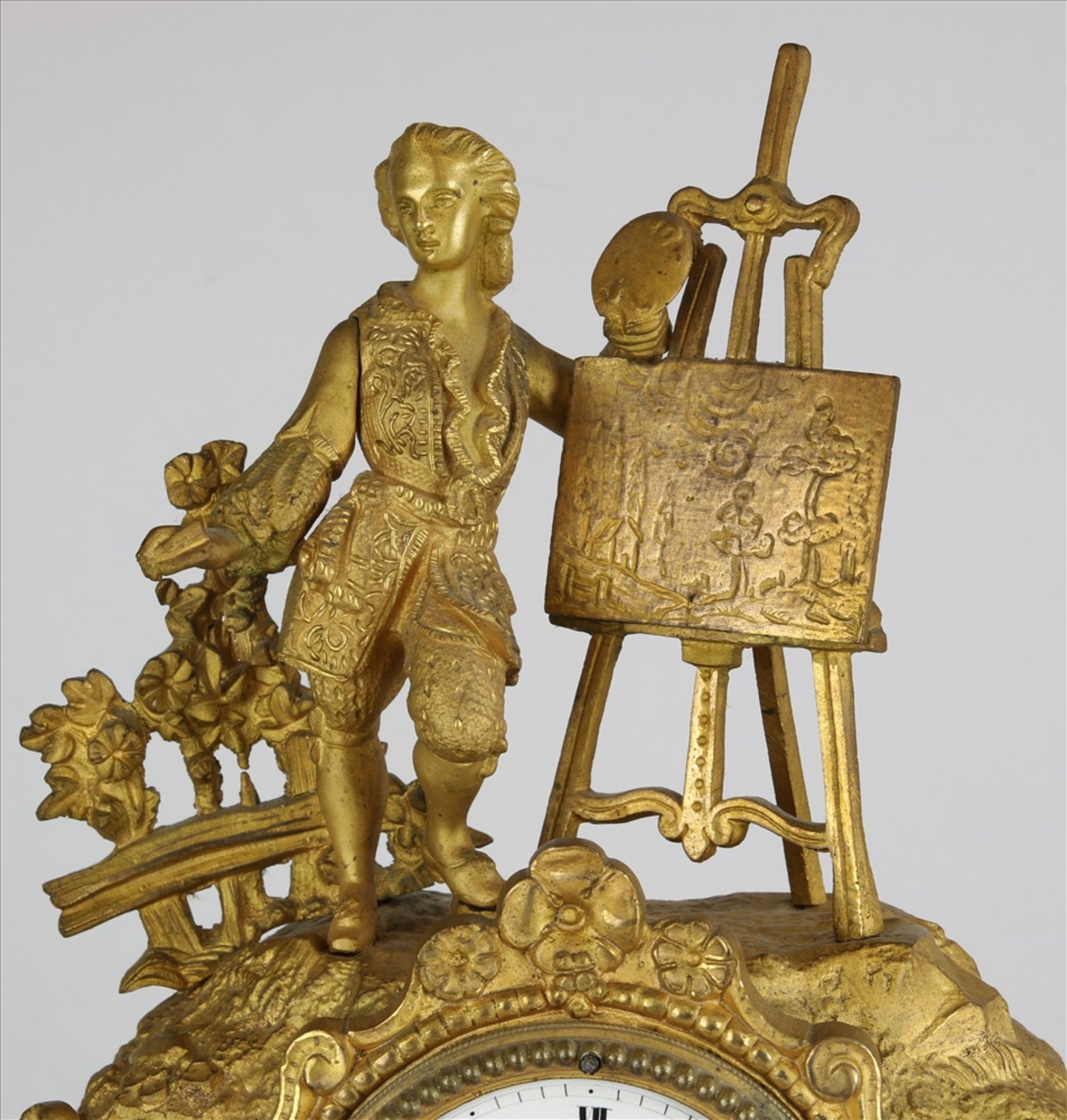 Kaminuhr Japy freres Paris um 1850. Durchbrochen gearbeitetes Metallgußgehäuse mit figürlicher - Bild 3 aus 7