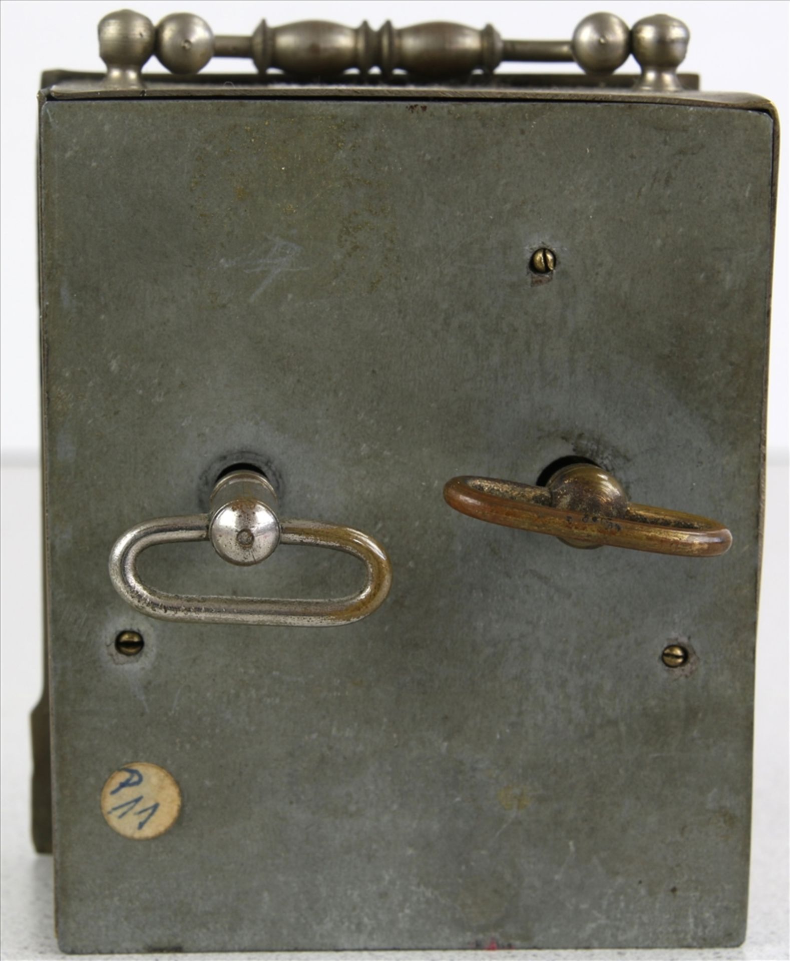 Wecker Gustav Becker um 1900. Metallgehäuse. Emaillezifferblatt mit lateinischer Minuterie und - Bild 2 aus 3