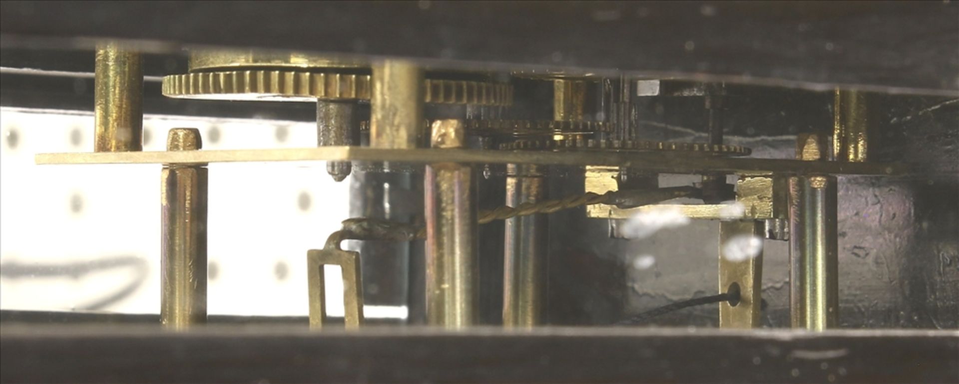 Miniatur Regulator Wohl Schwarzwald 19. Jh. Dreiseitenverglastes ebonisiertes Holzgehäuse mit - Bild 2 aus 5