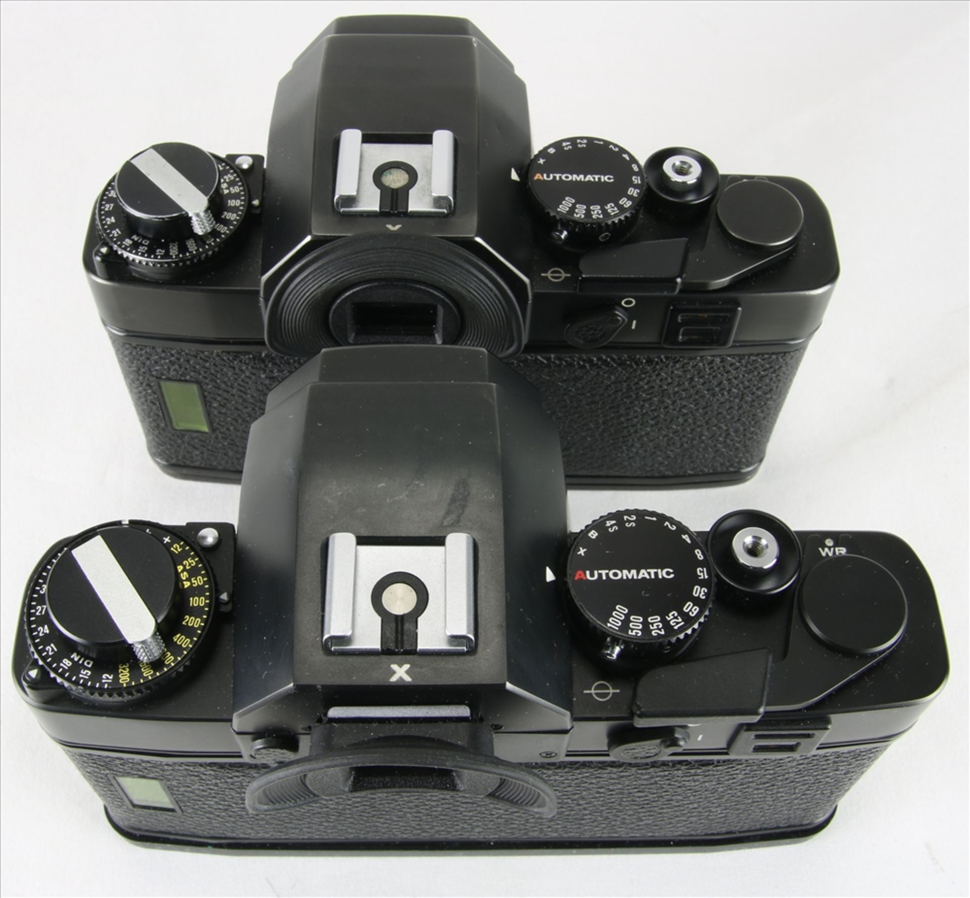 Zwei Leica Kameras R3 und R3 Mot Electronic. Nur Body. Nicht geprüft. - Bild 5 aus 5