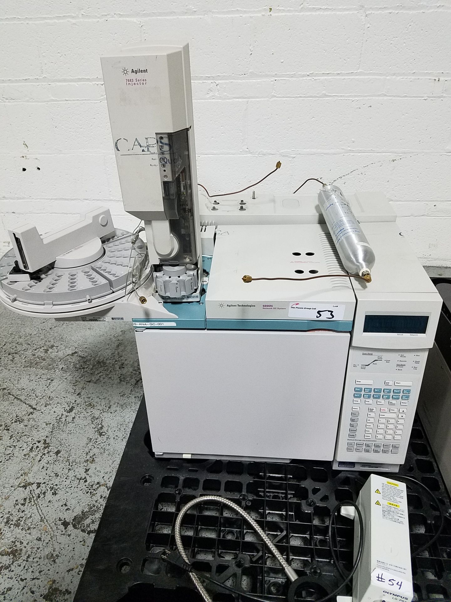 Agilent gas chromatograph with injector, model 6890N