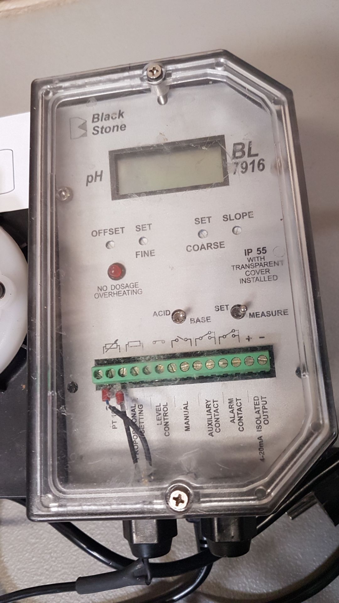 Hanna Instruments pH meter and dosing pump unit, model BL7916. - Image 3 of 8