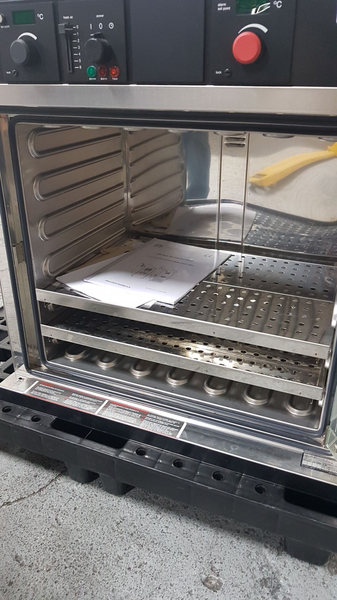 Memmert oven, model 500, 22" W x 16" D x 19" H chamber, 230 volt. - Image 9 of 12