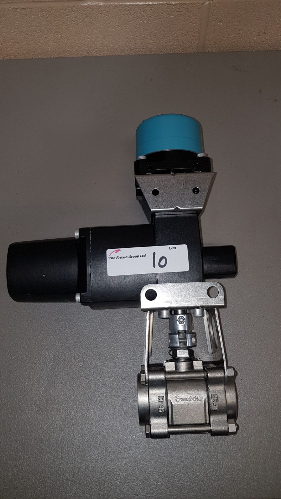 Swagelock automated 1.25" stainless steel ball valve, model 135 SR, XP.