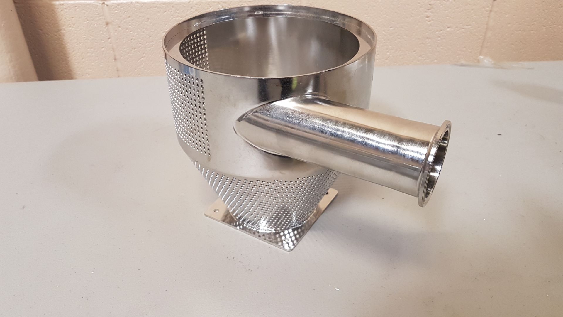 Stainless steel pressure strainer, 2" inlet. - Image 3 of 7