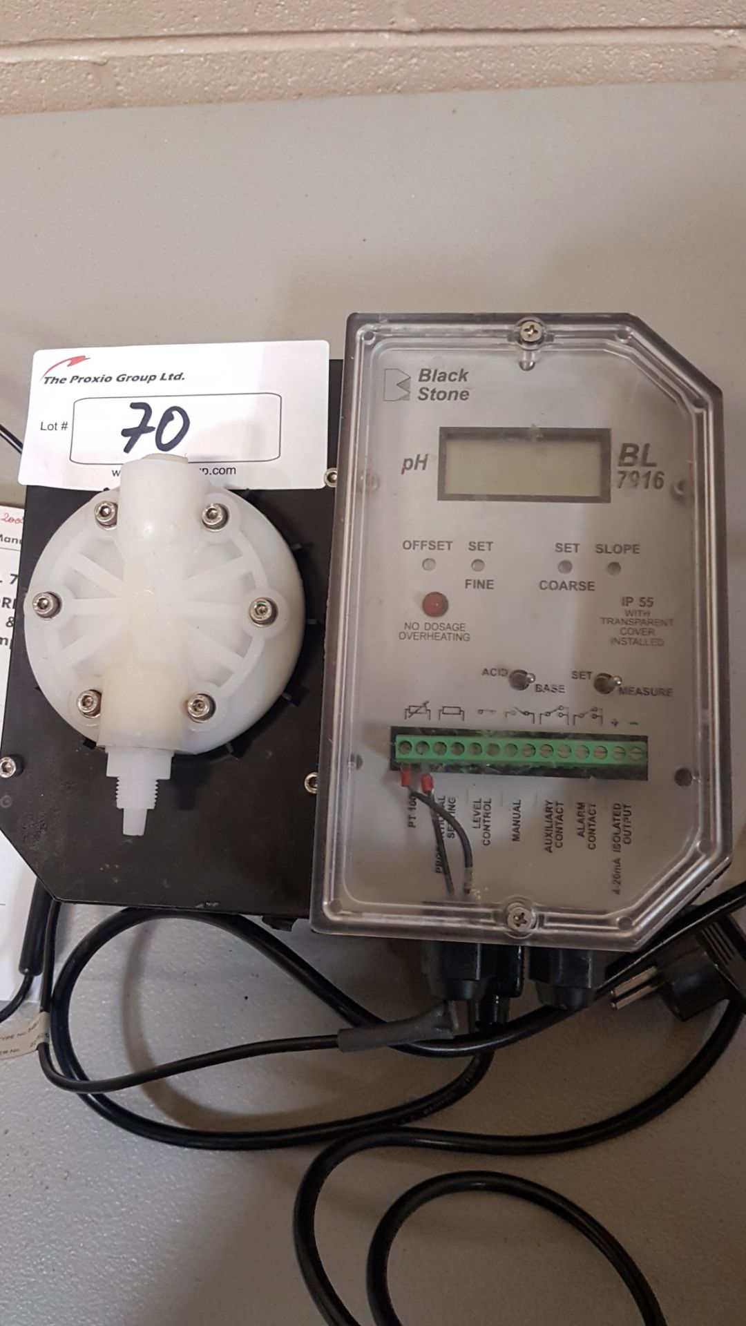 Hanna Instruments pH meter and dosing pump unit, model BL7916. - Image 2 of 8