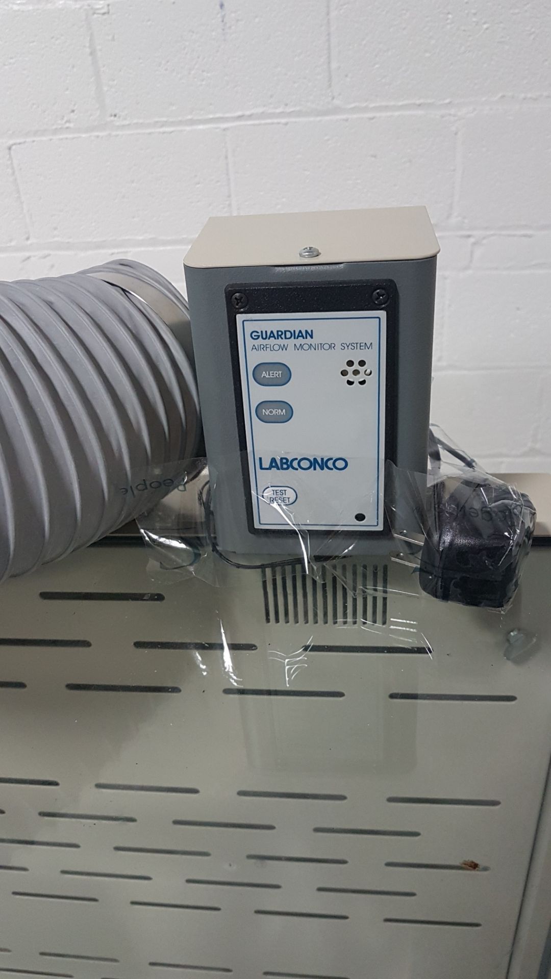 Labconco Xpert Balance Enclosure with Filtermate HEPA unit, 35" W x 30" H x 24" D. - Image 5 of 19