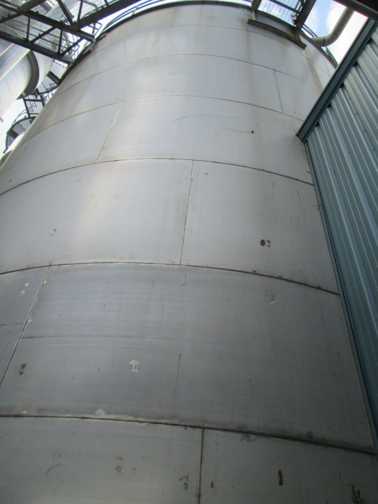 250,000 Gallon Stainless Steel Tank with Agitator - Image 4 of 13