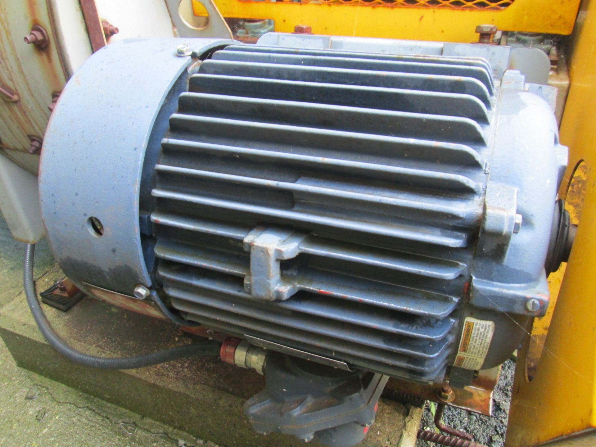 C02 Scrubber with Blowers and Stainless Steel Column and Exhaust Stack - Image 11 of 22